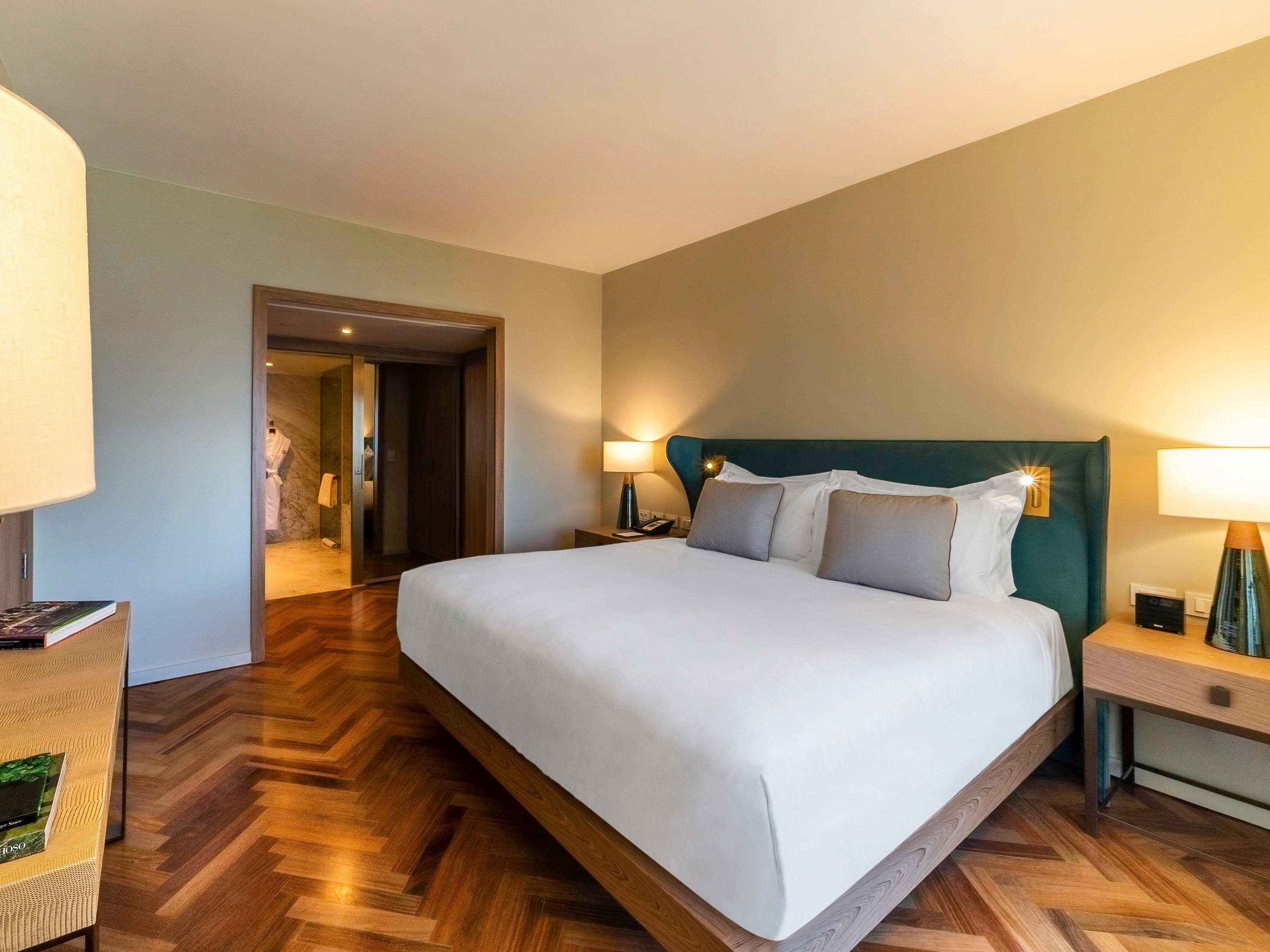 Suite King Bed One Bedroom 