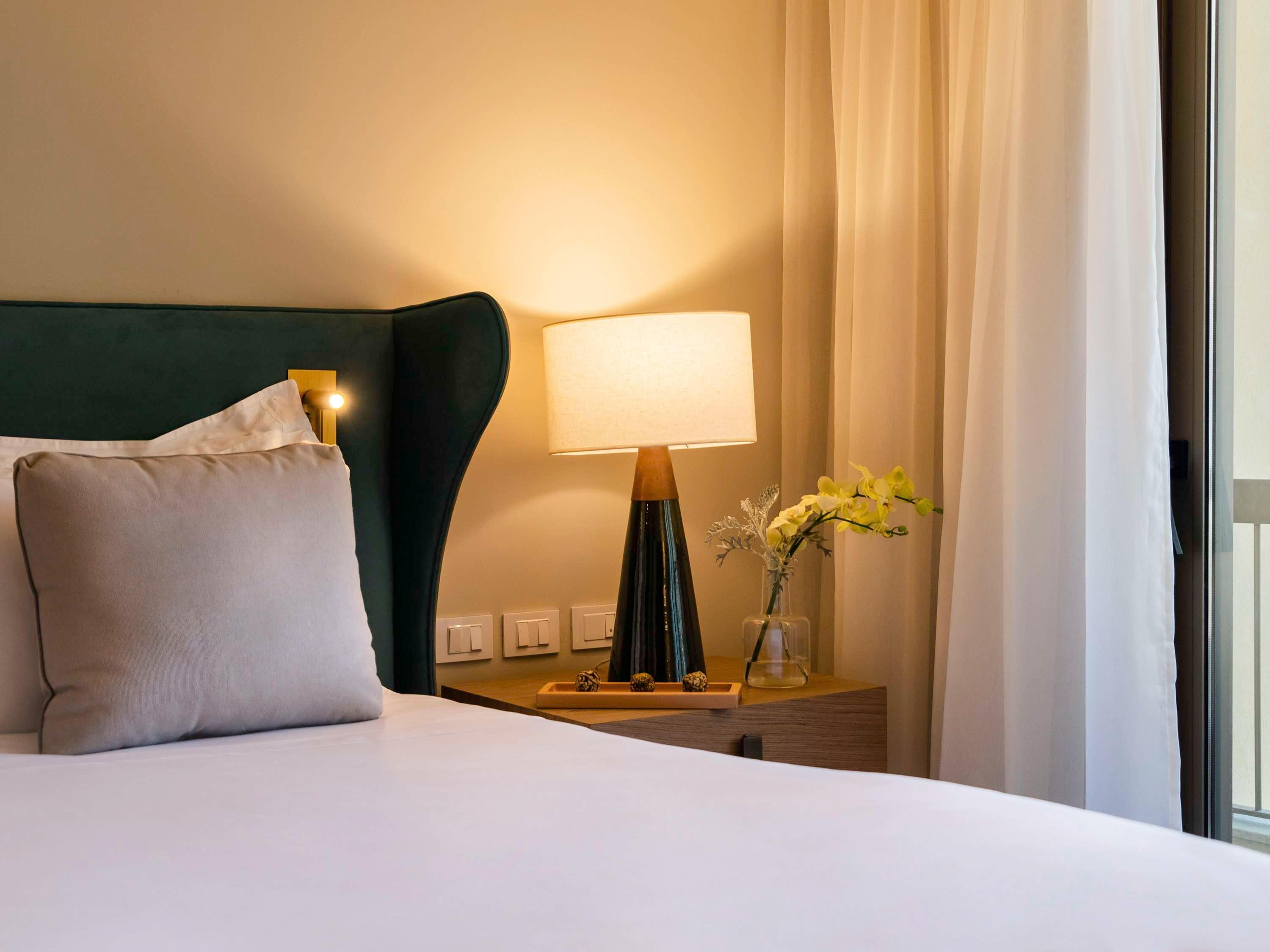 Junior Suite Ocean View King Bed