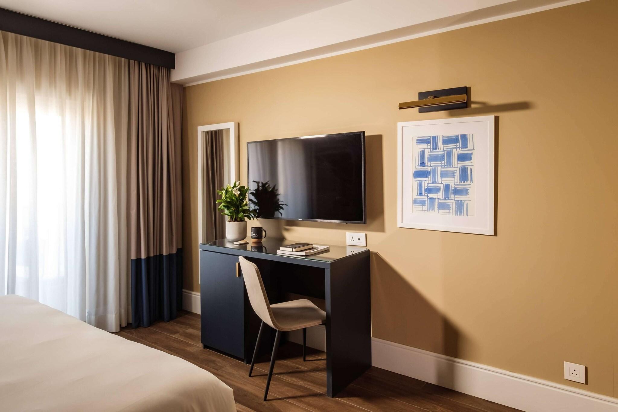 Double or Twin Executive King Bed