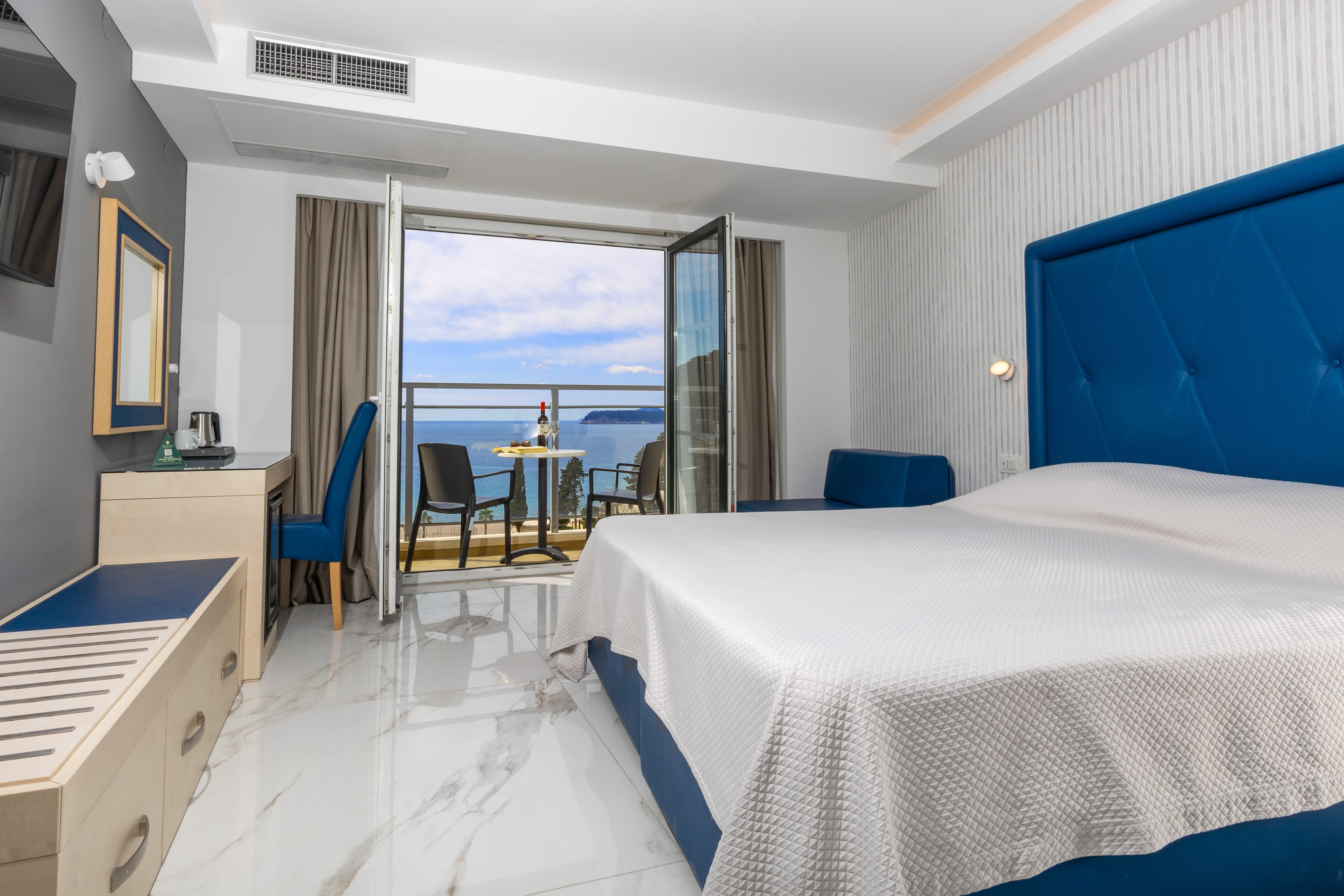 Double Side Sea View with Balcony