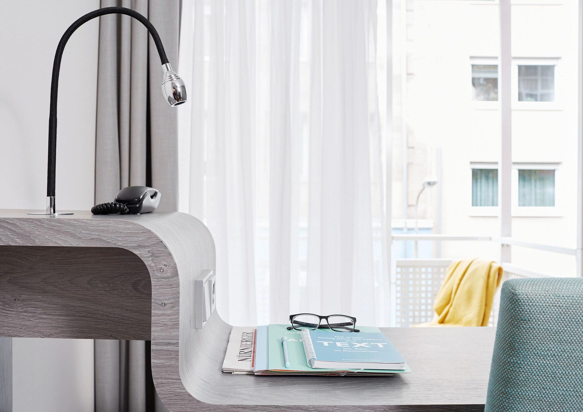 Double Business Queen Bed