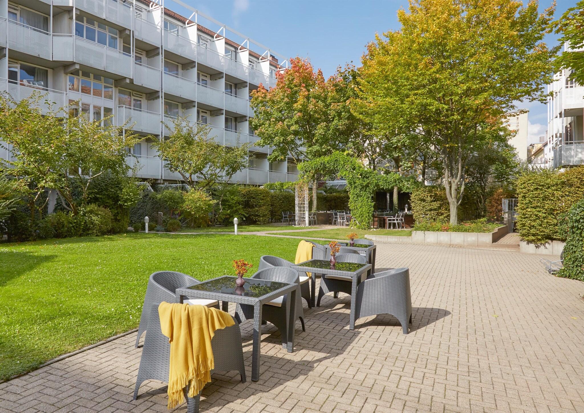 Apartment Business Queen Bed