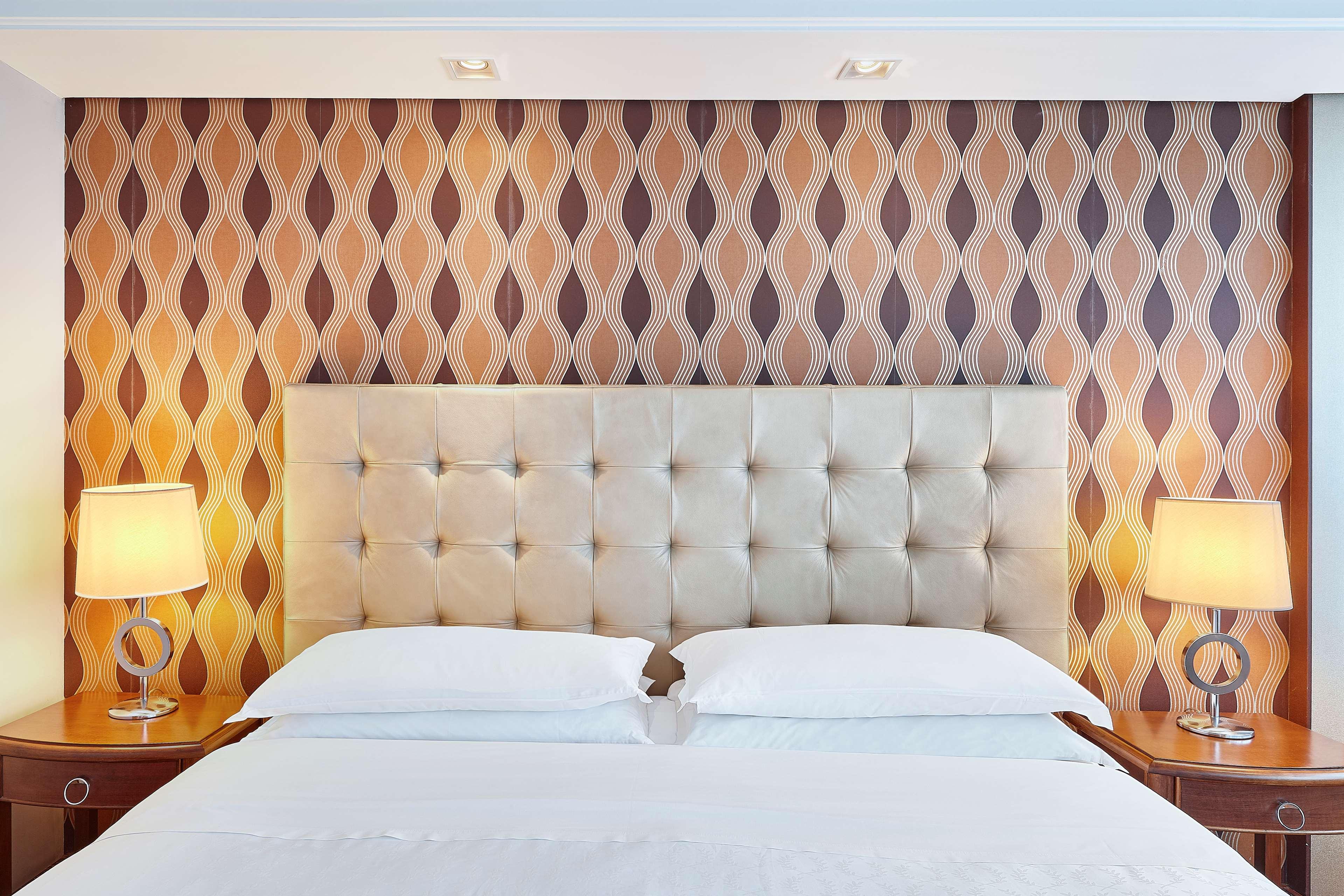 Double Deluxe Guest Room