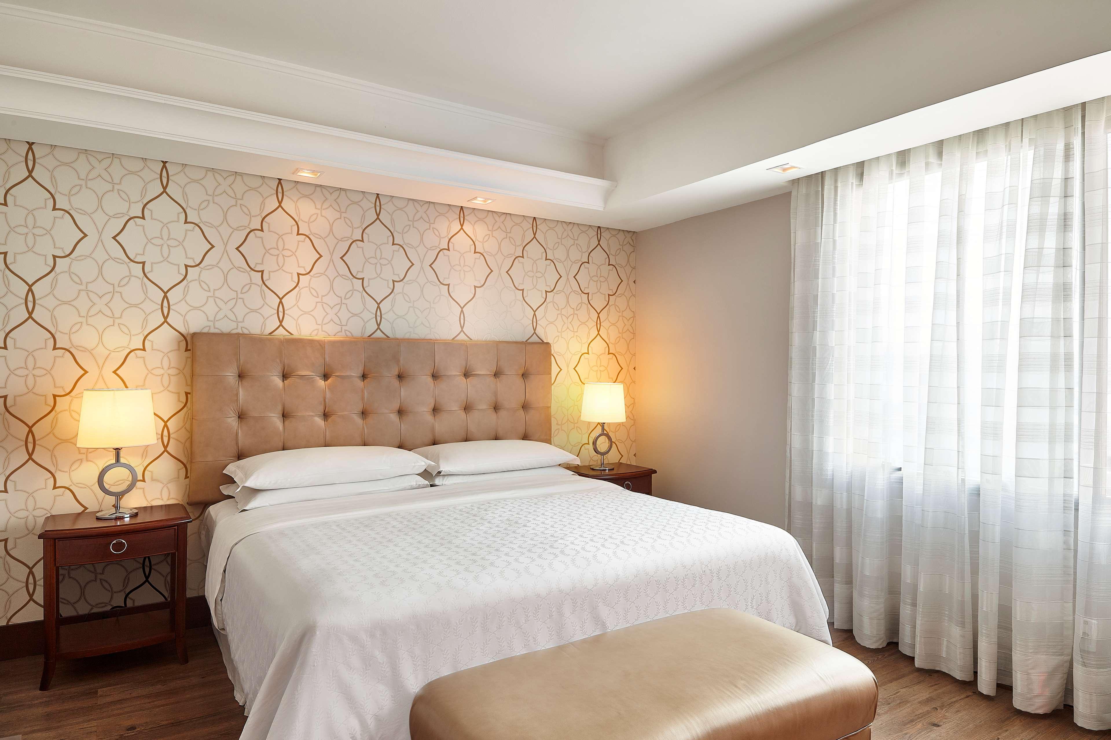 Double Deluxe Guest Room