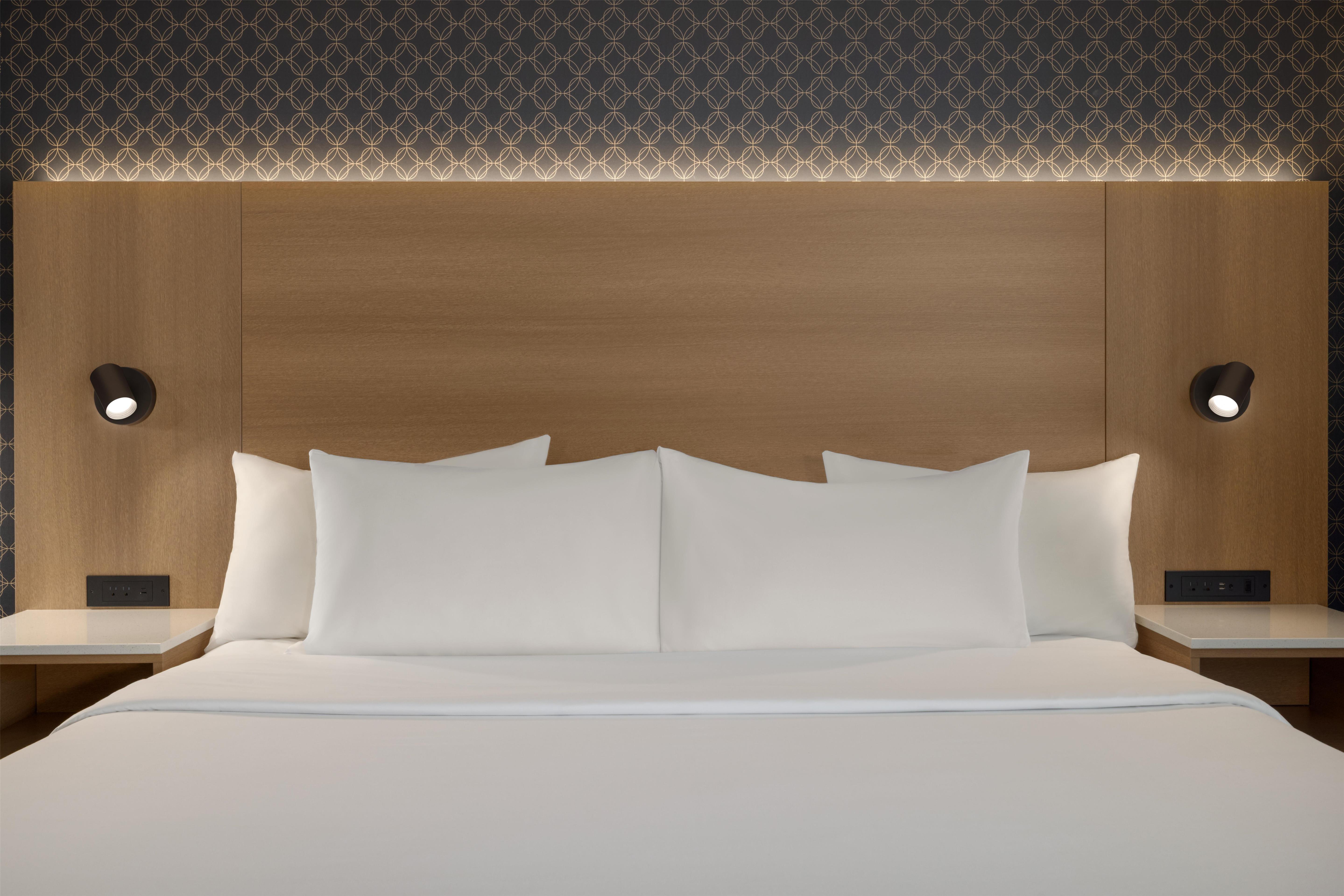 Room King Size Bed