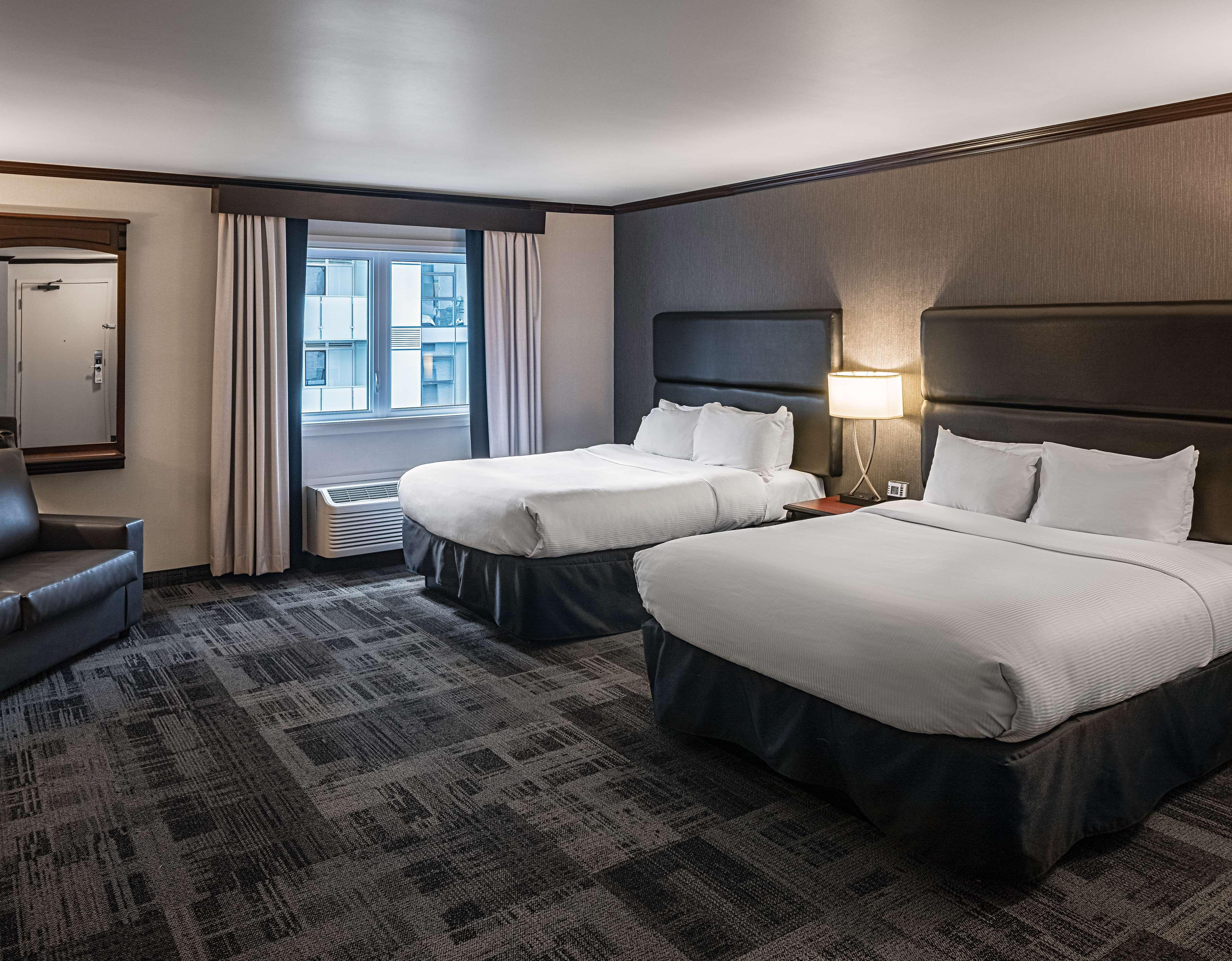 Double Two Queen Beds Non Smoking