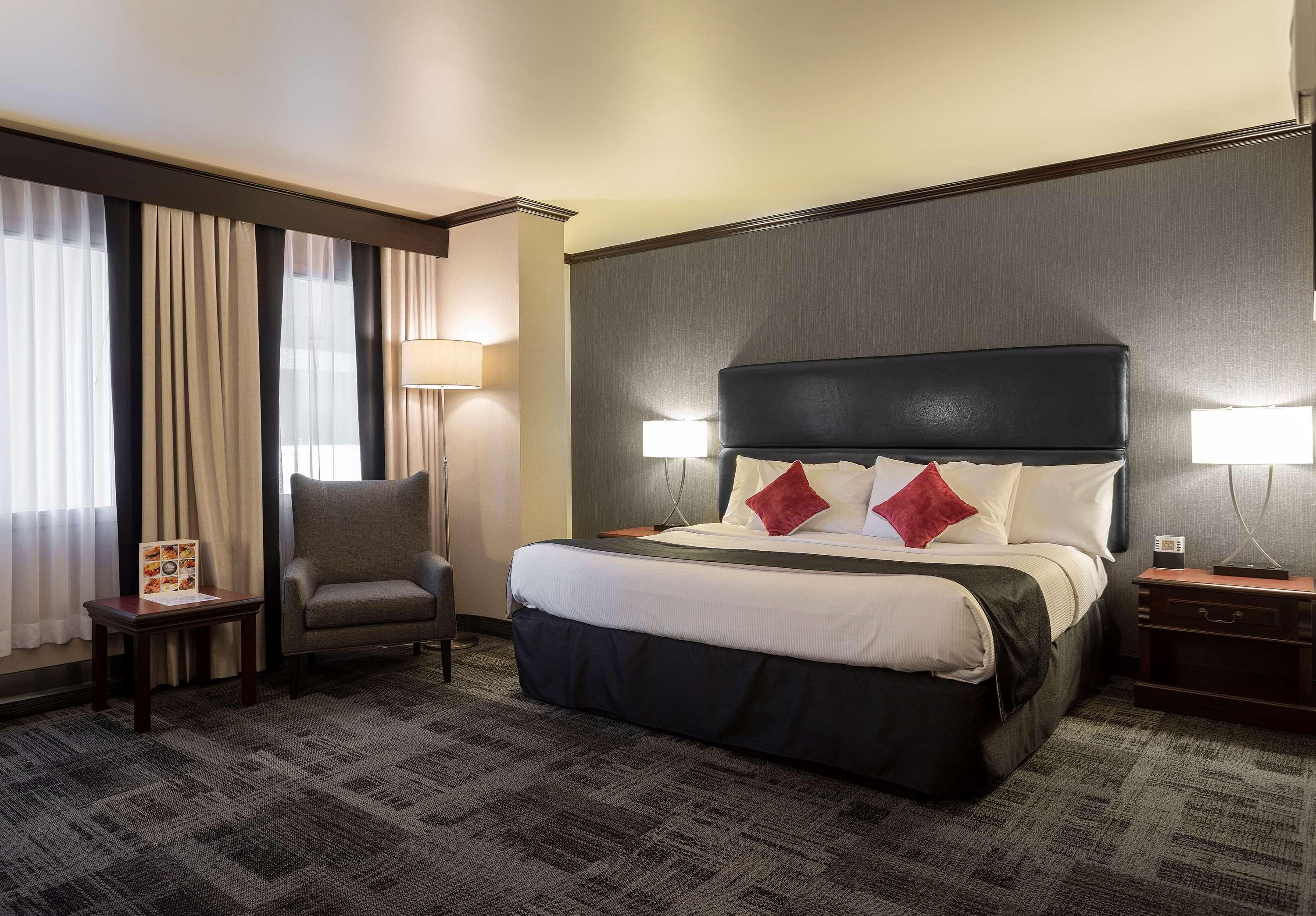 Double Business King Bed