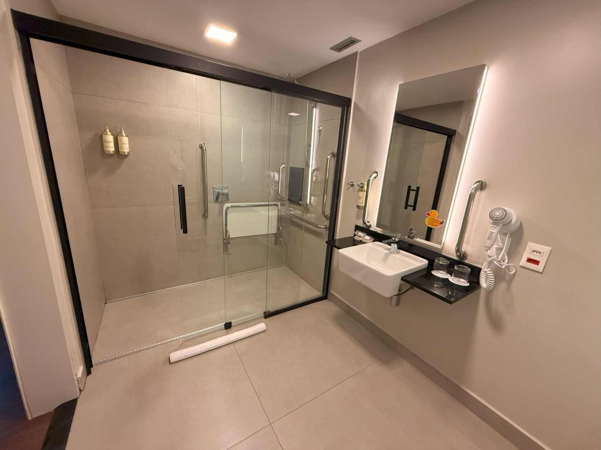 Double Accessible