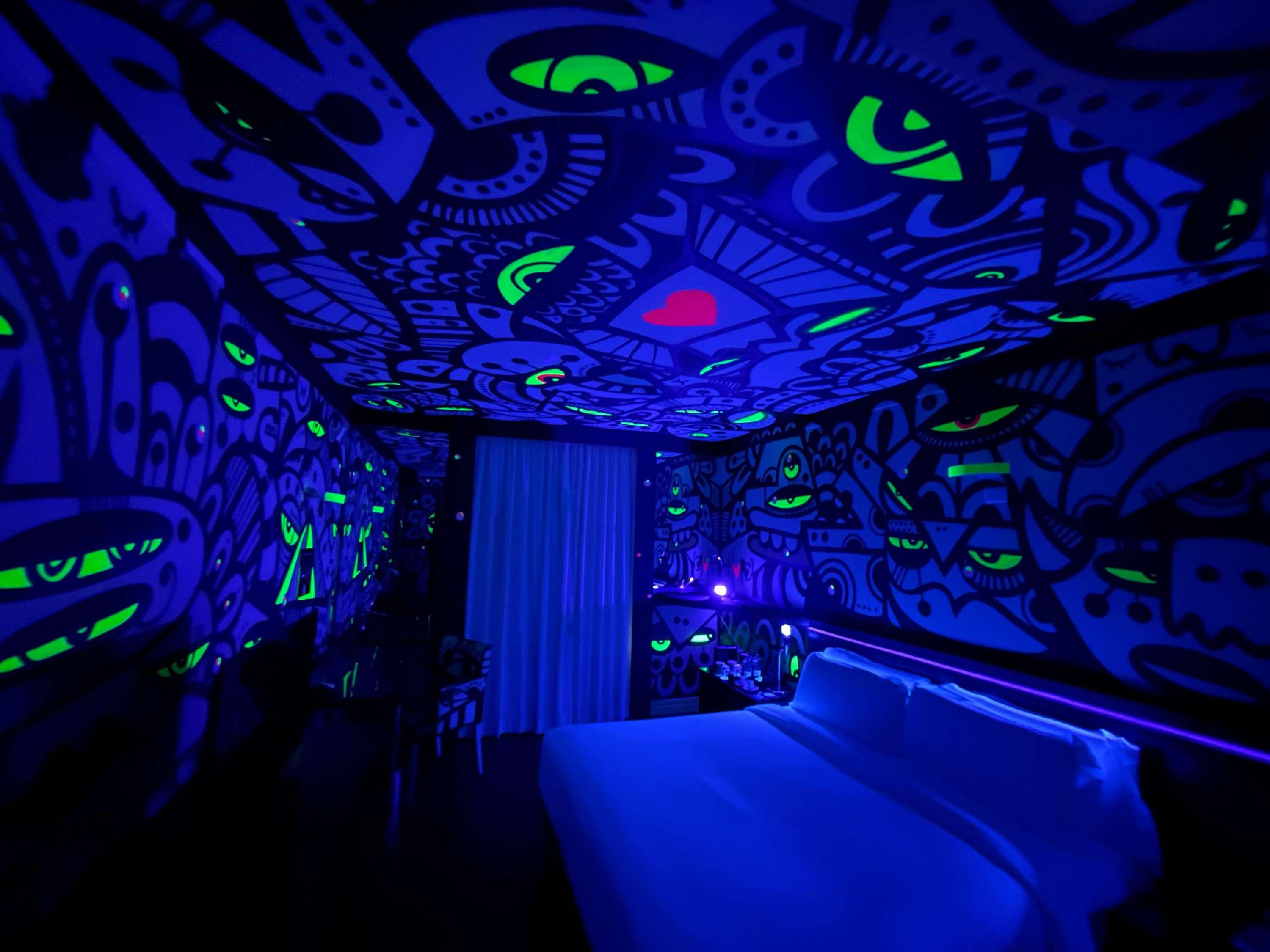 Double Queen Size Bed