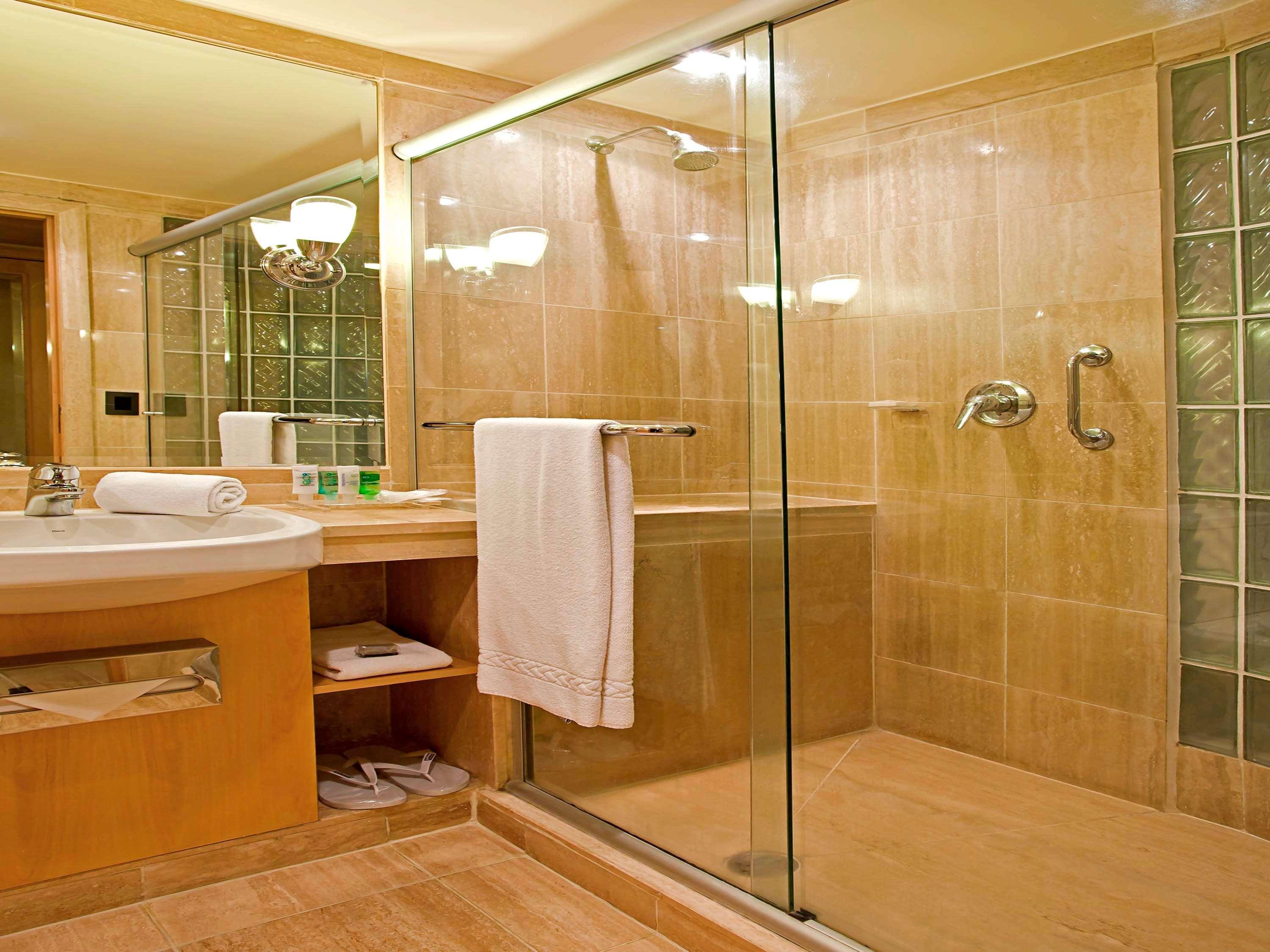 Double Superior Queen Bed