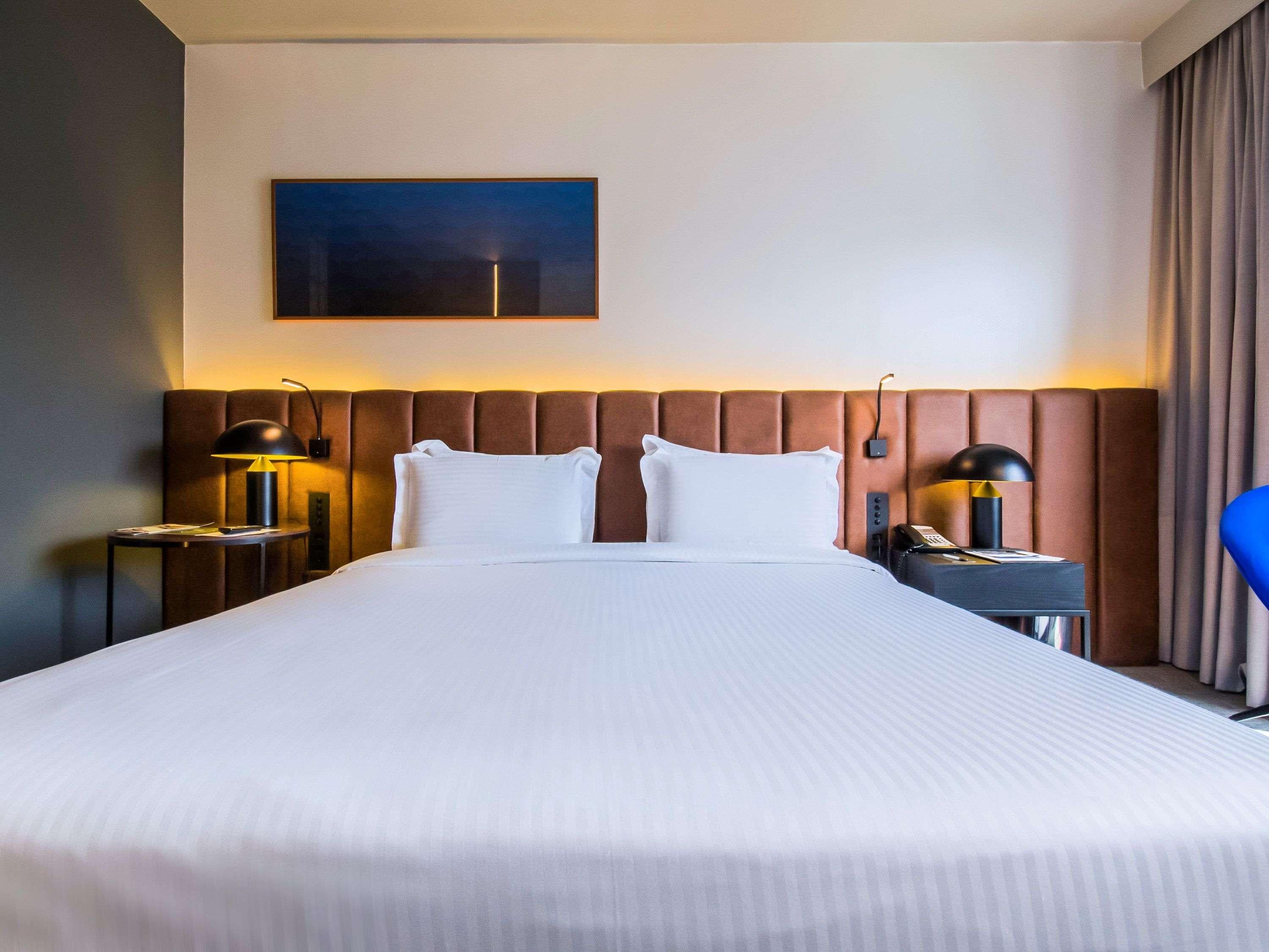 Double Queen Size Bed