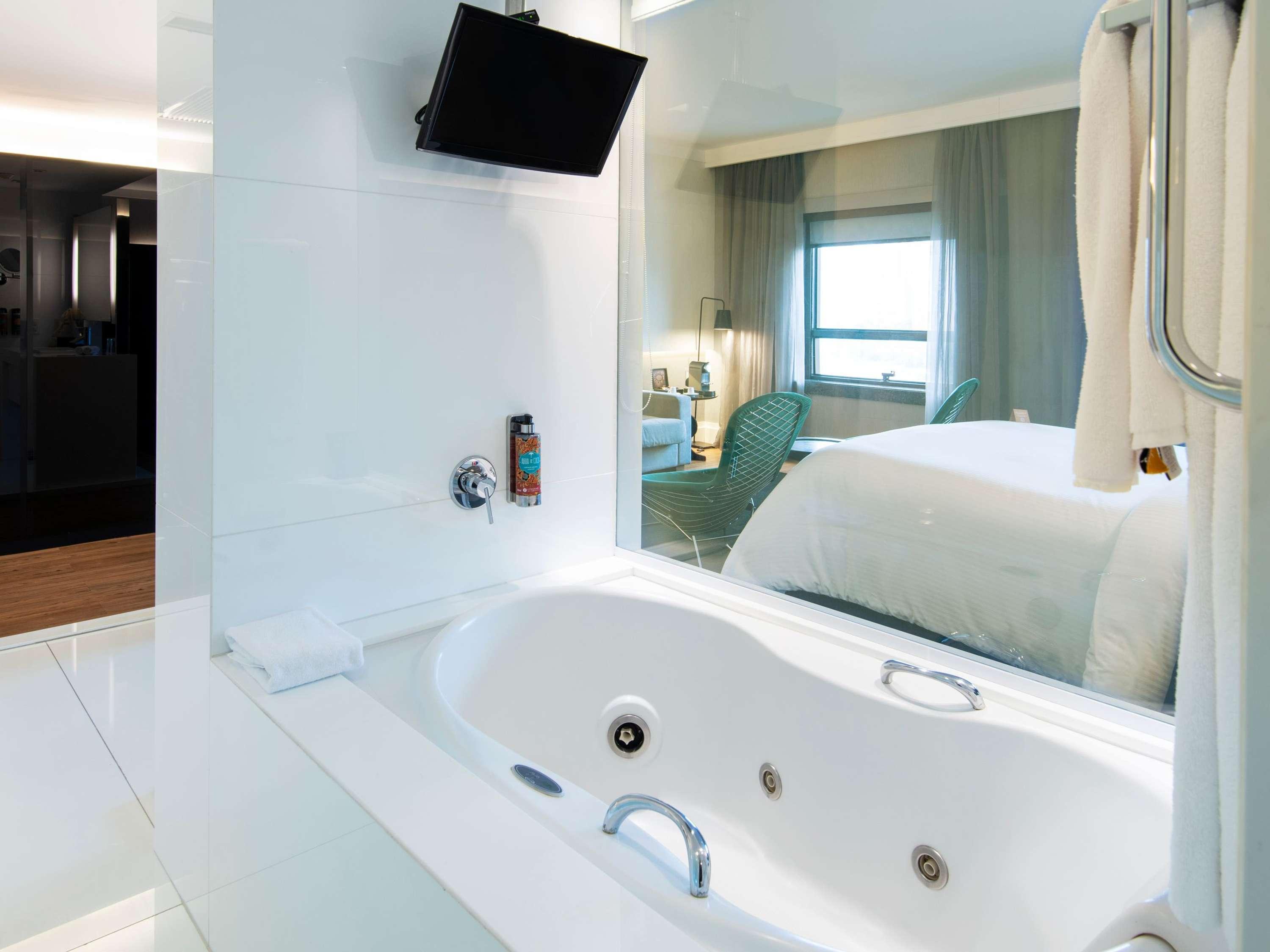 Double Queen Size Bed