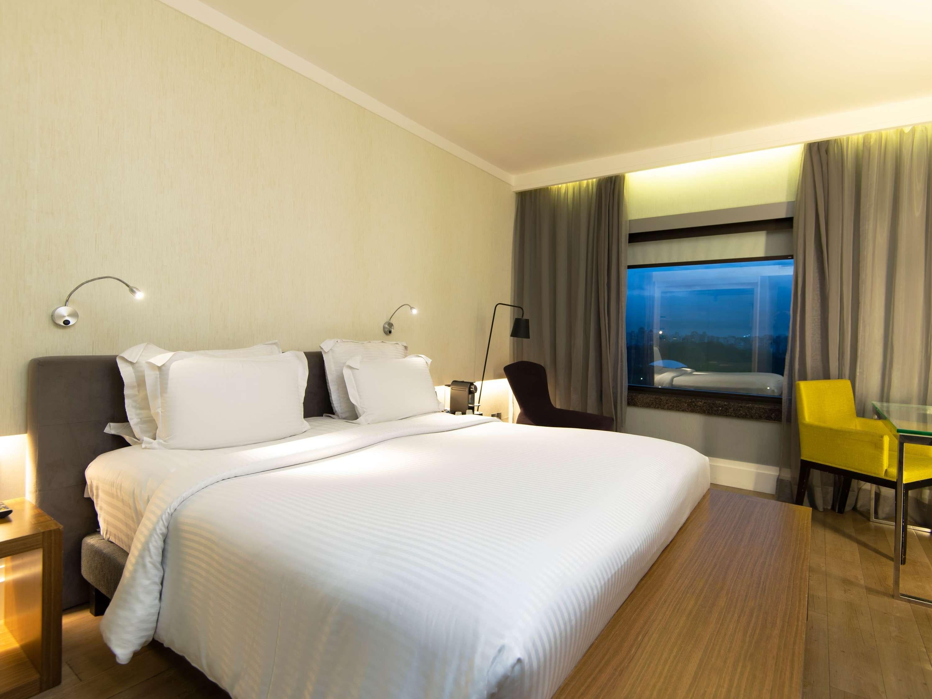 Double Queen Size Bed