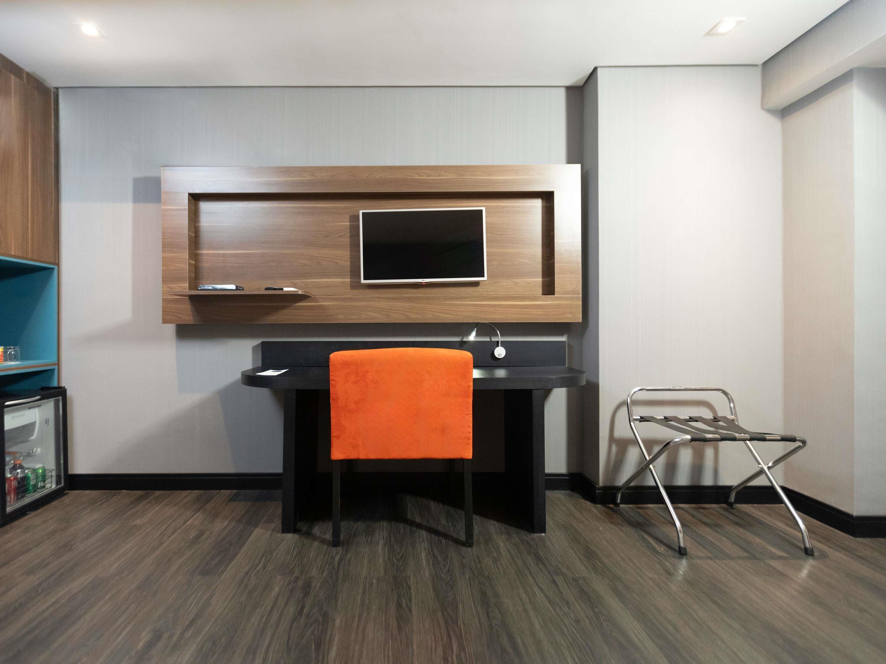 Double Deluxe Queen Bed