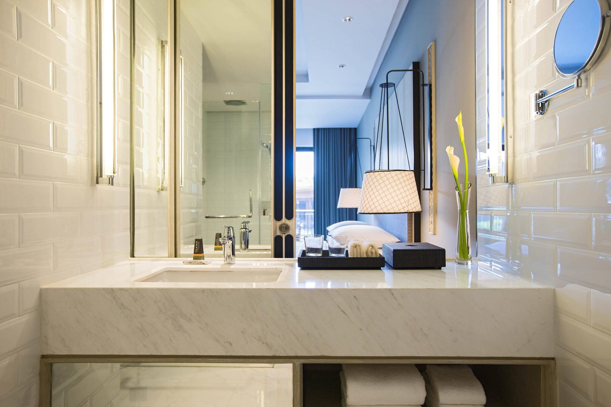 Double Sea View King Bed