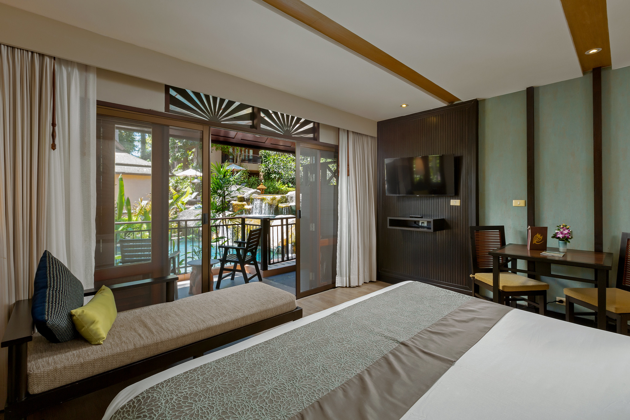 Double Deluxe Pool View