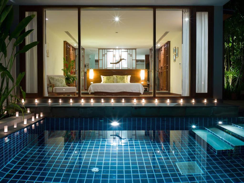 Double with Private Pool