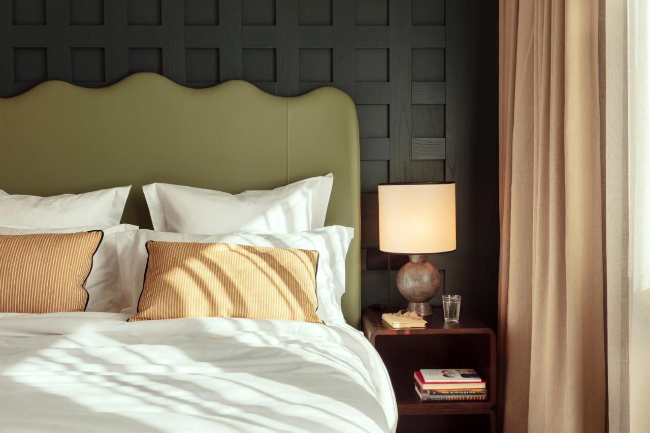 Double Single with Balcony