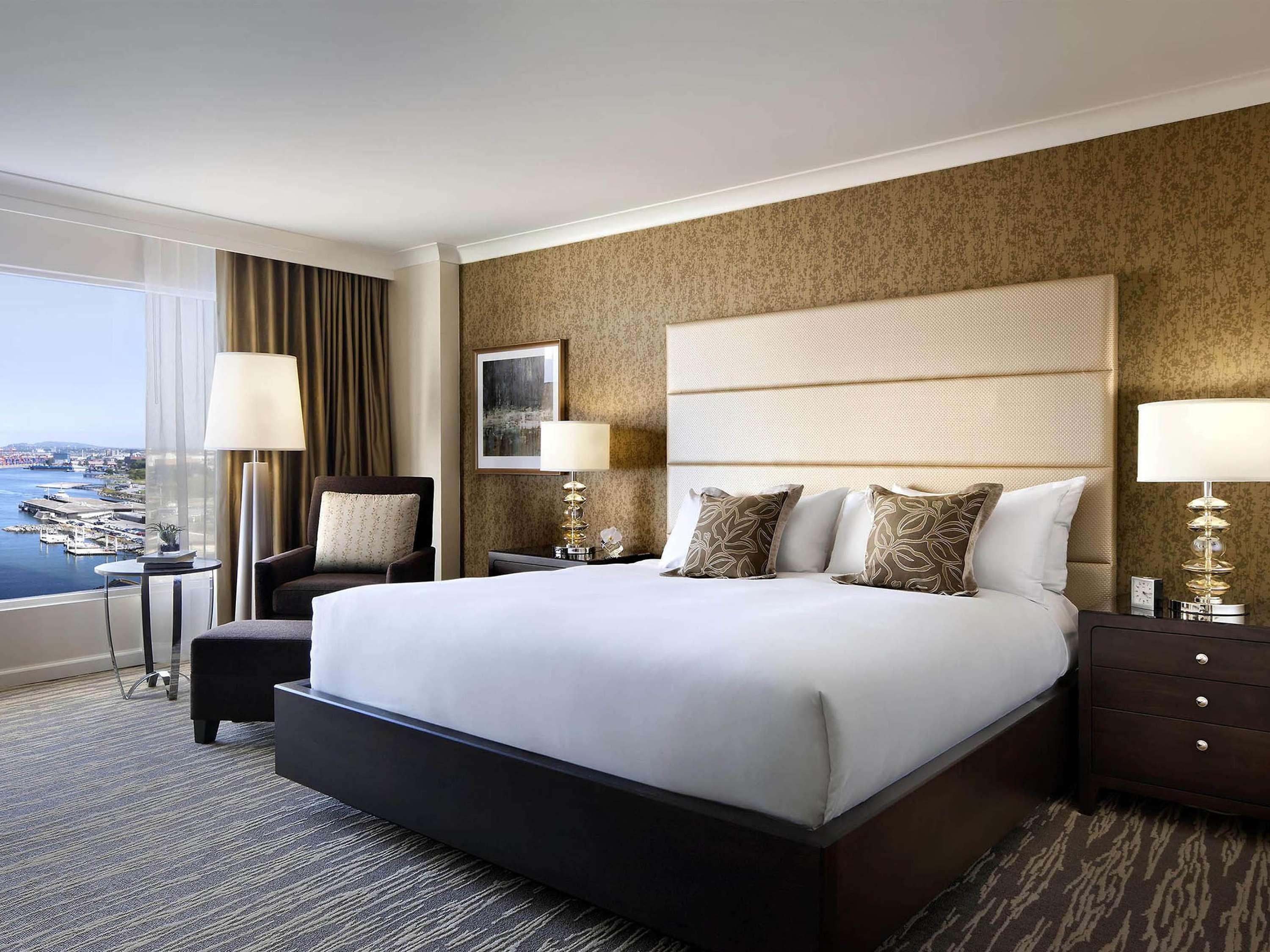 Room Deluxe King Bed