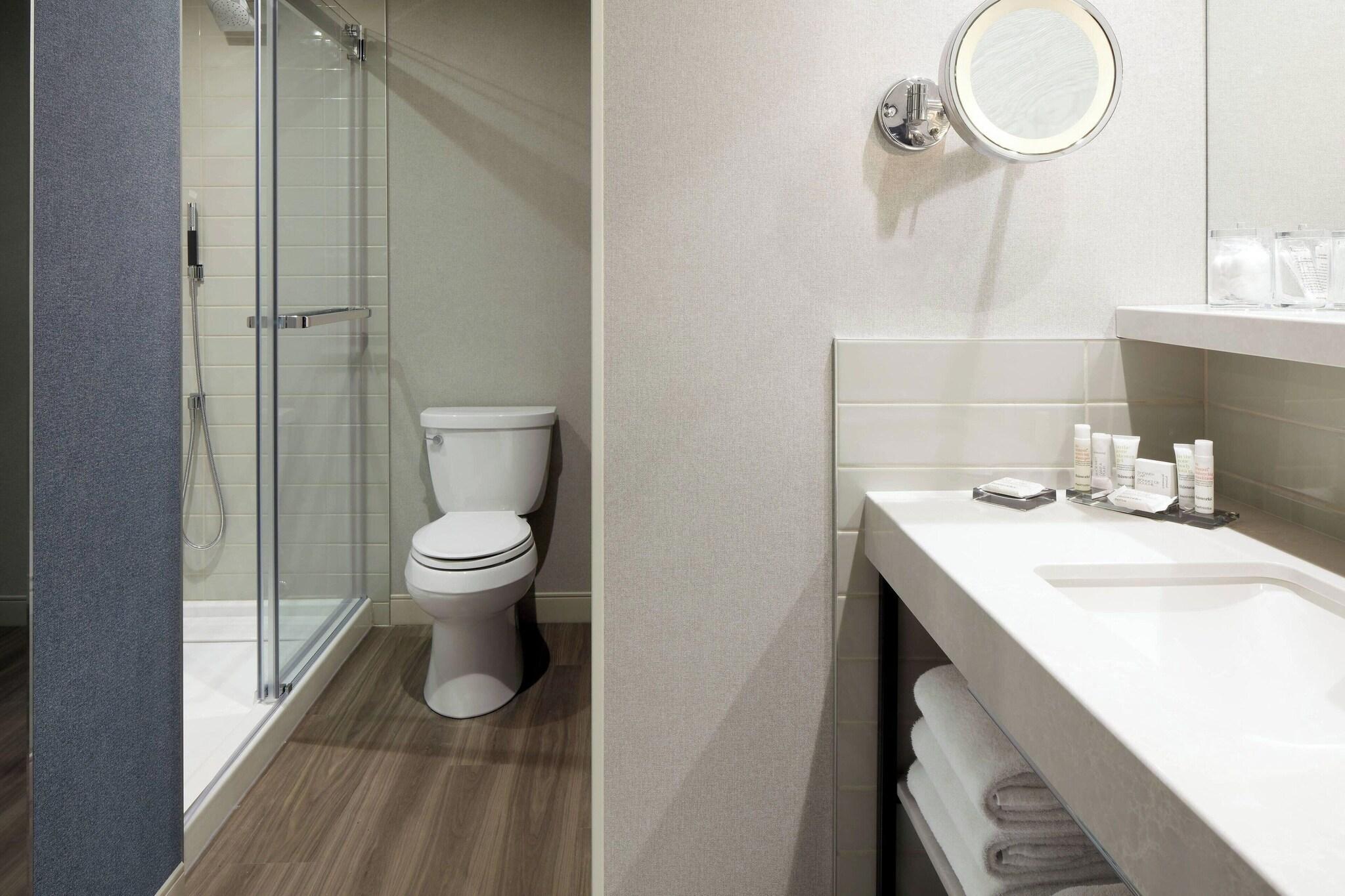 Suite Queen Size Bed