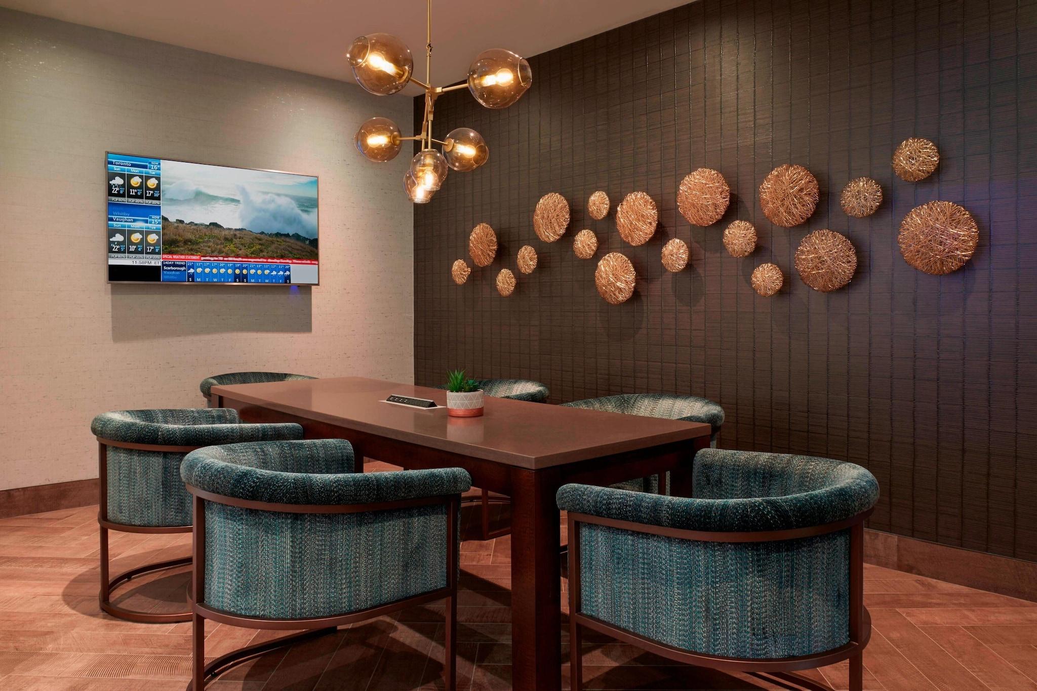 Double Club King Bed