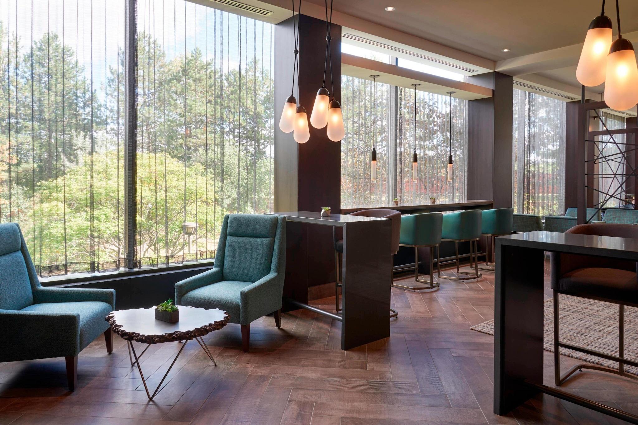 Double Club King Bed