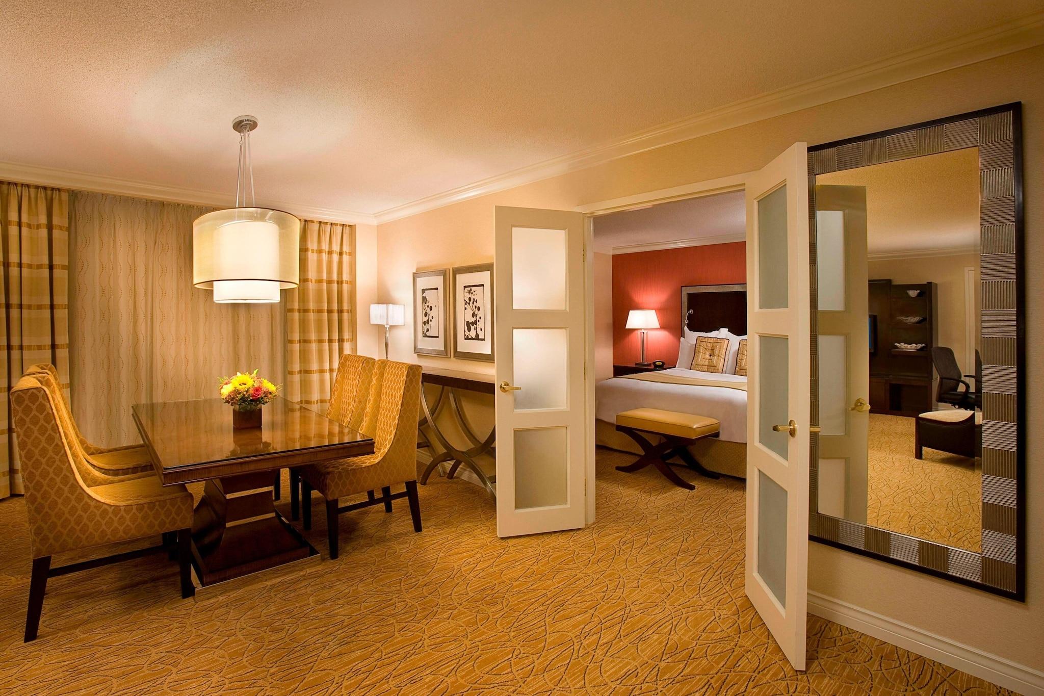 Suite Queen Size Bed