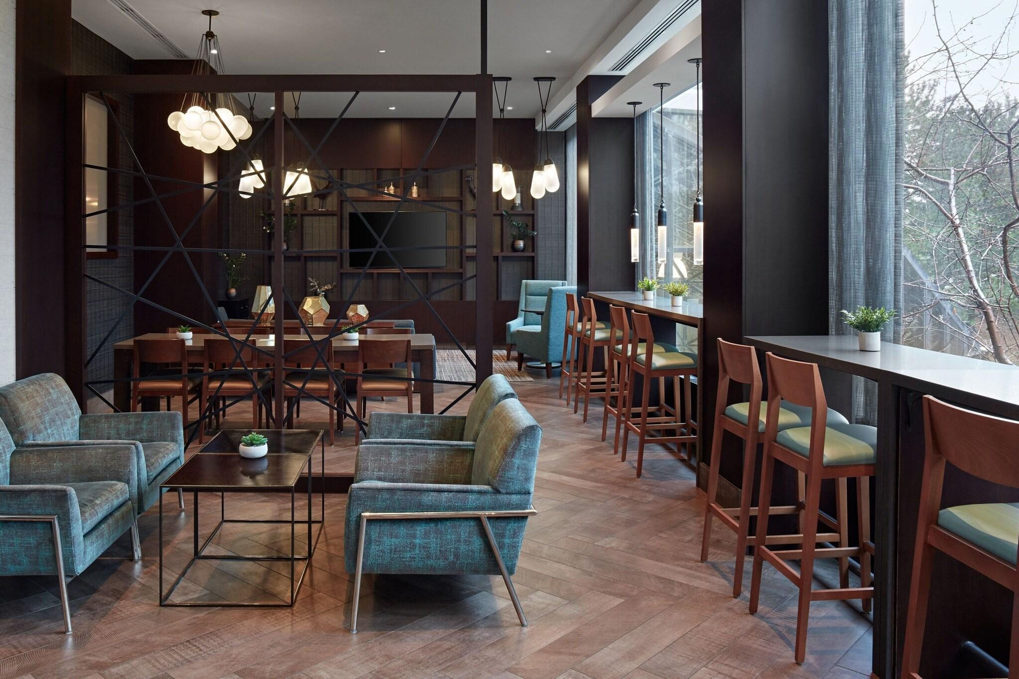 Double Club King Bed