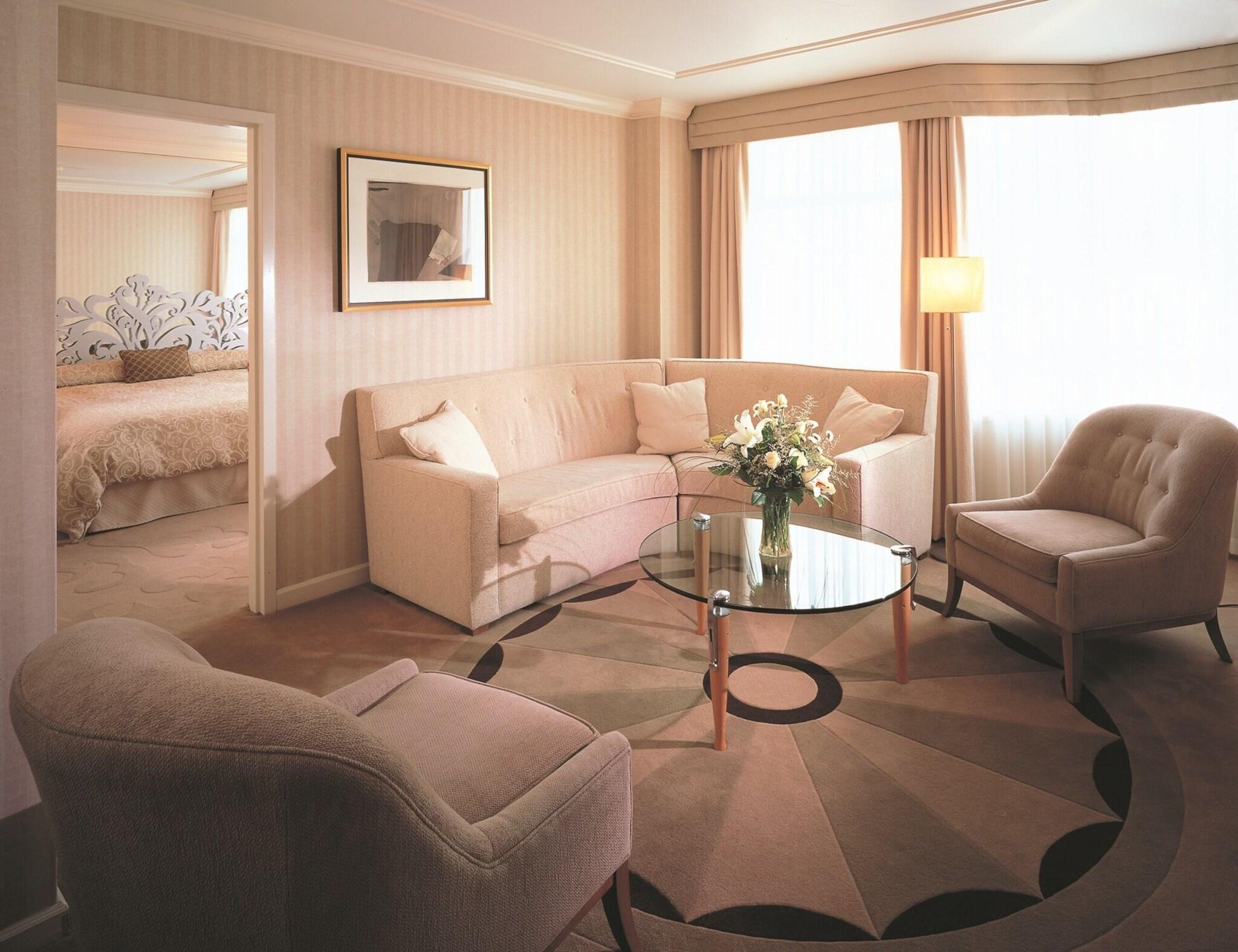 Studio King Bed One Bedroom 