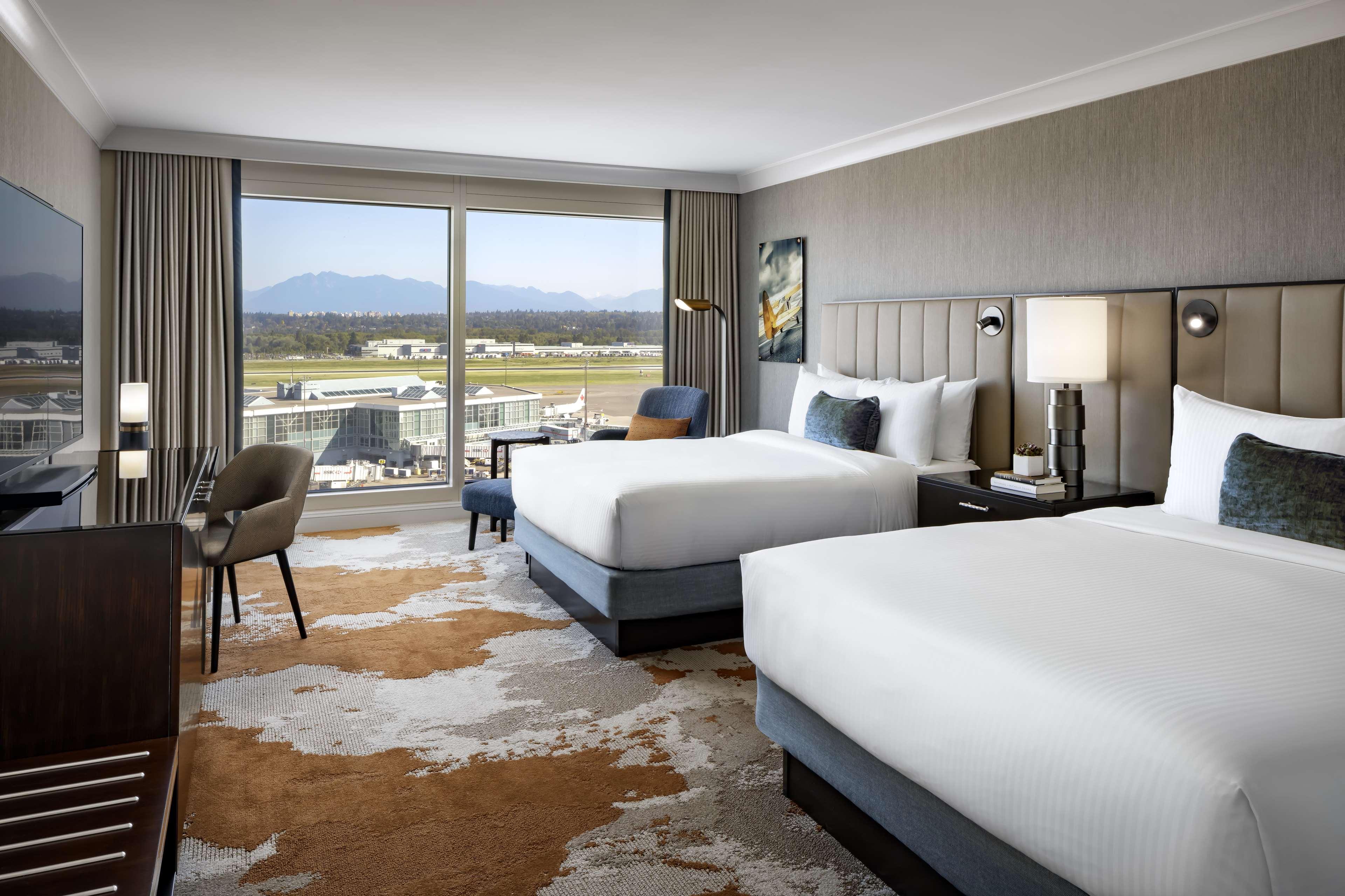 Double Deluxe Queen Bed