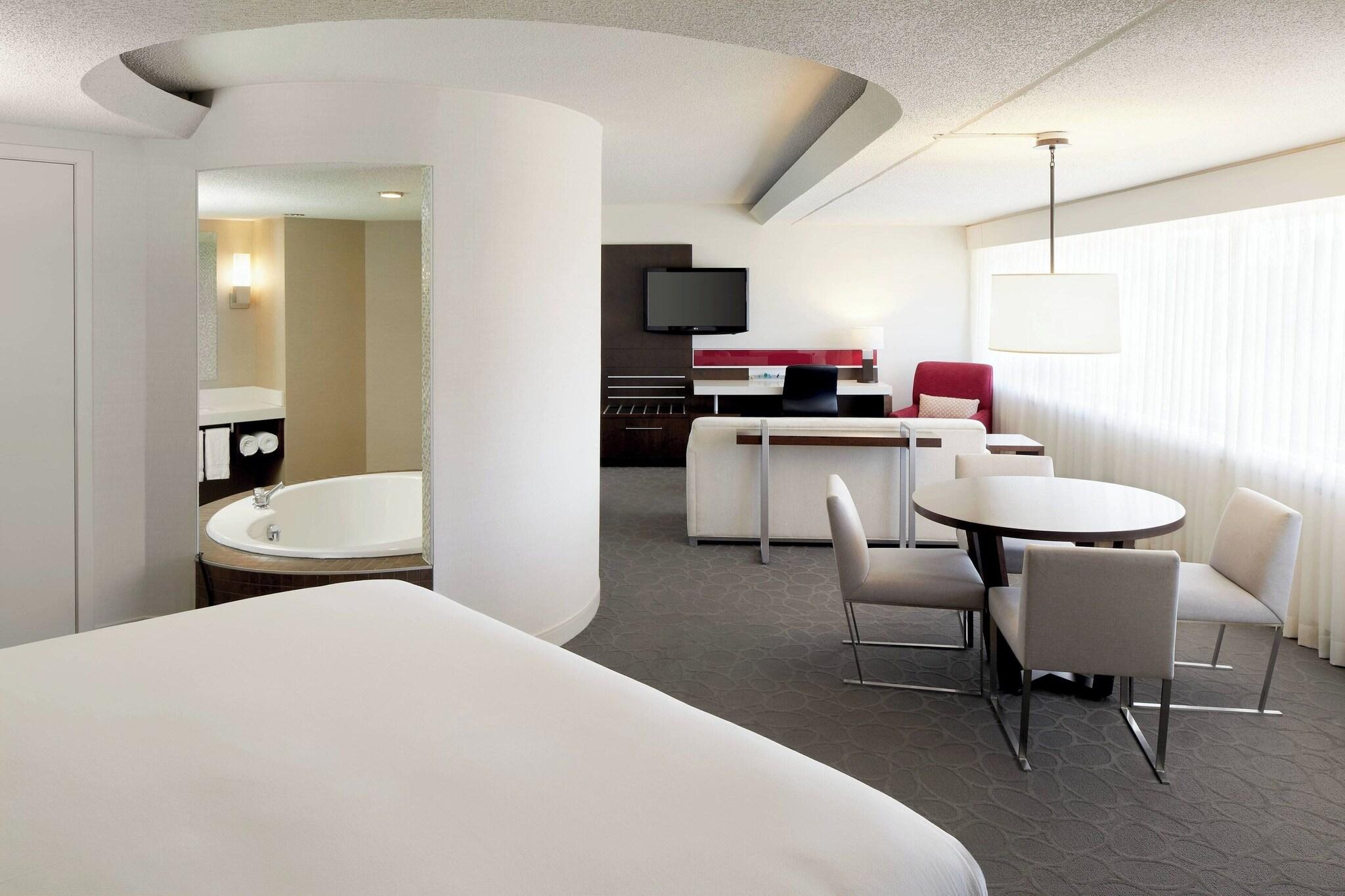 Junior Suite King Bed One Bedroom 