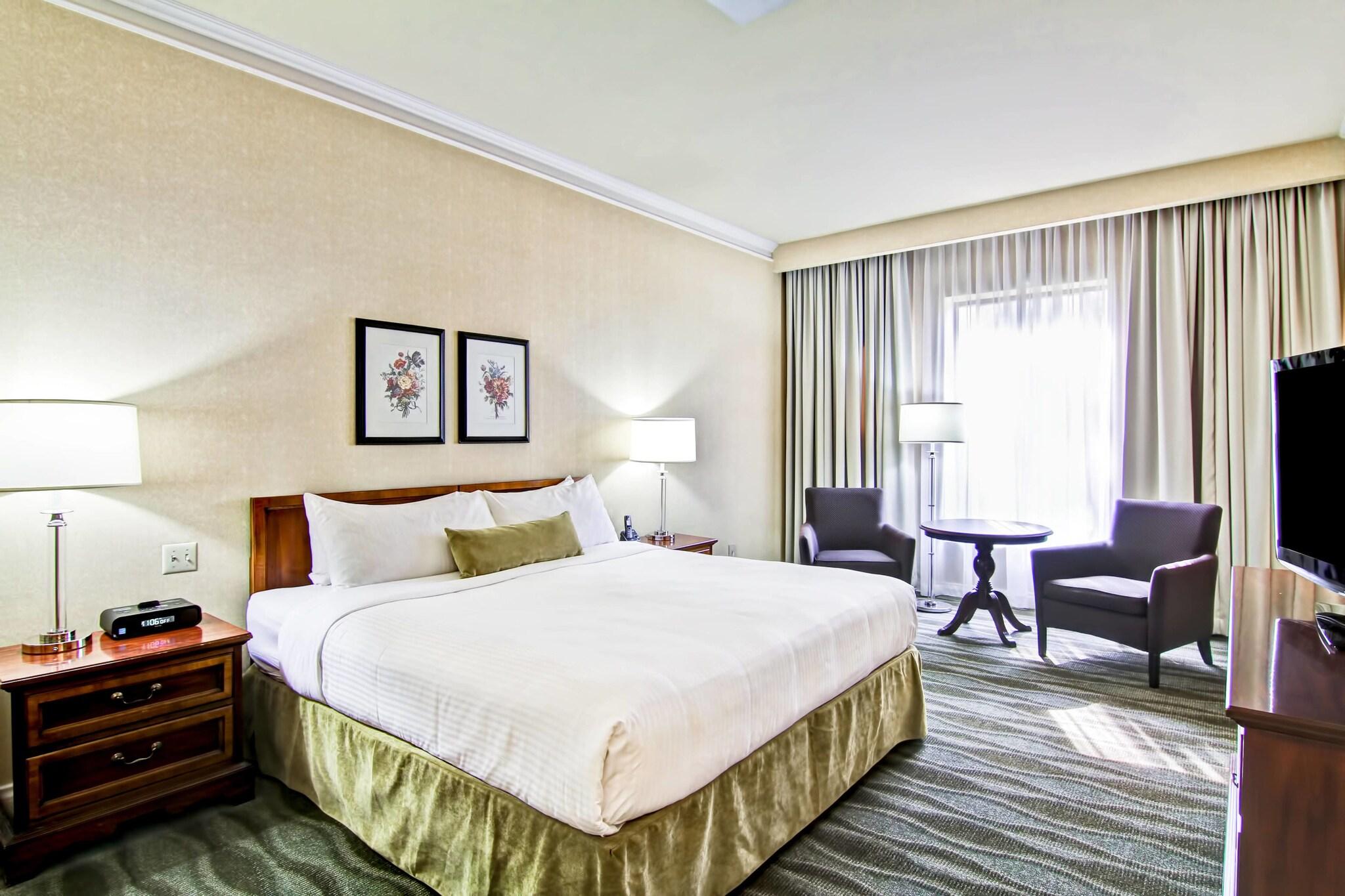 Double Deluxe King Bed