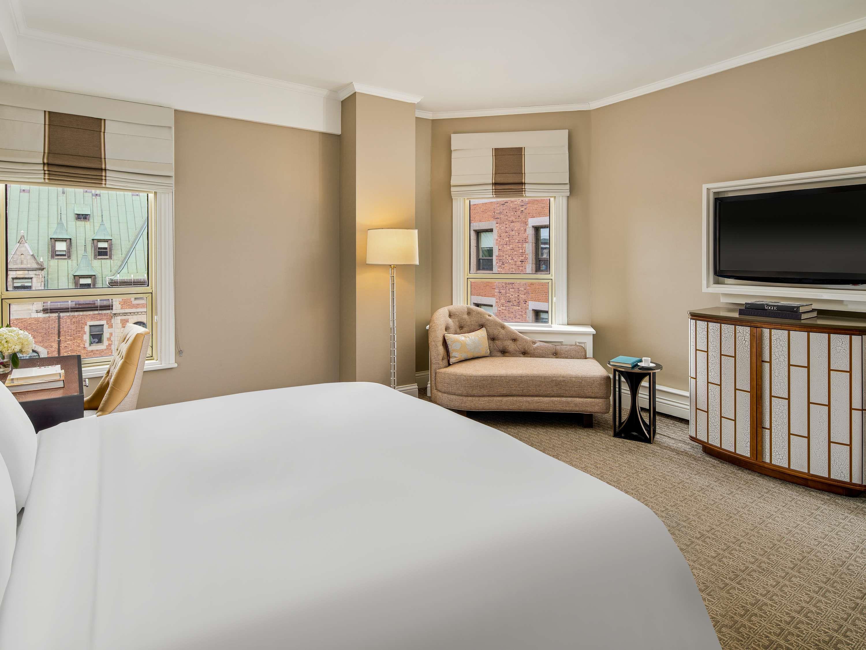 Double Deluxe Queen Bed