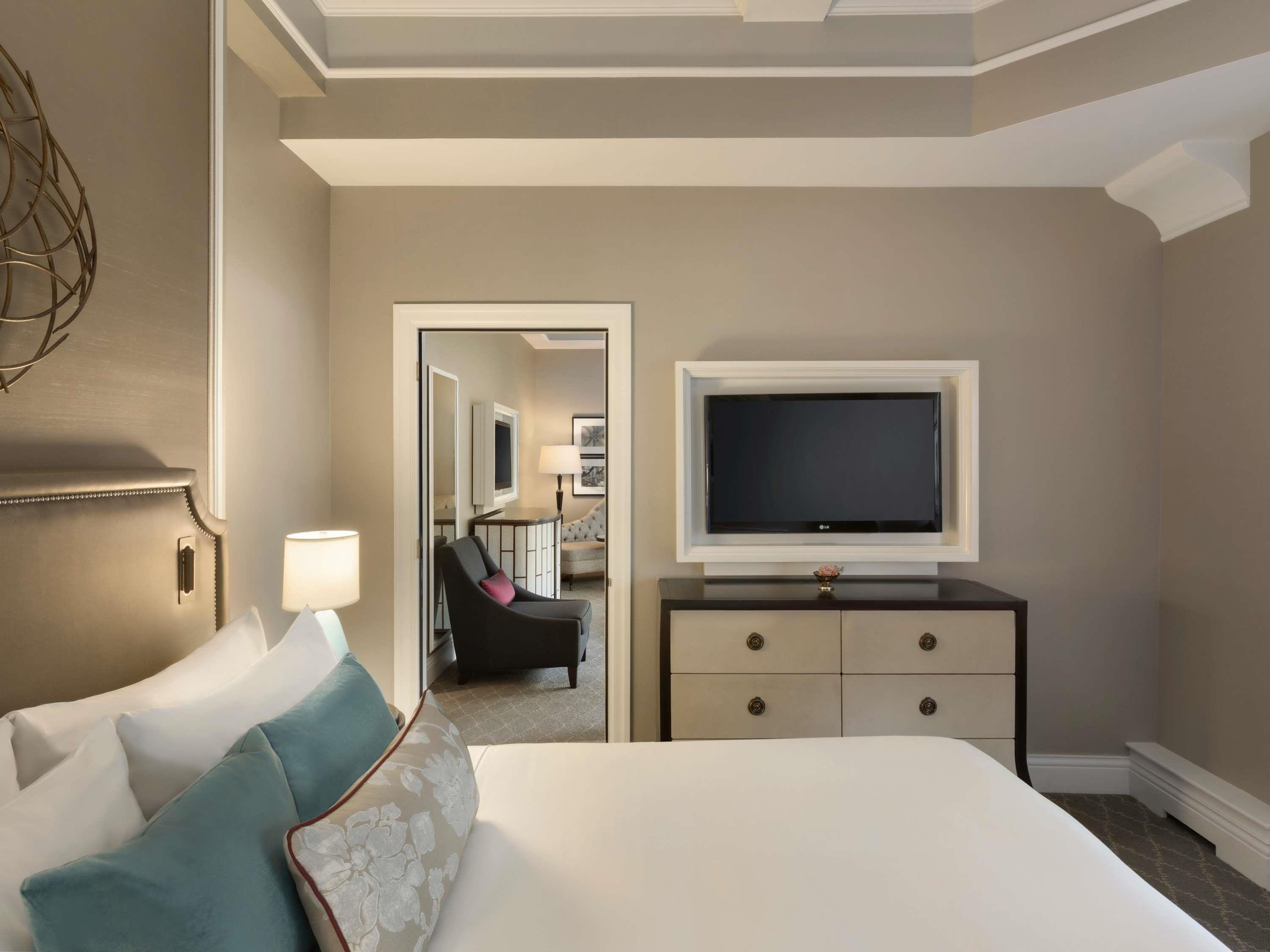 Suite King Bed One Bedroom 