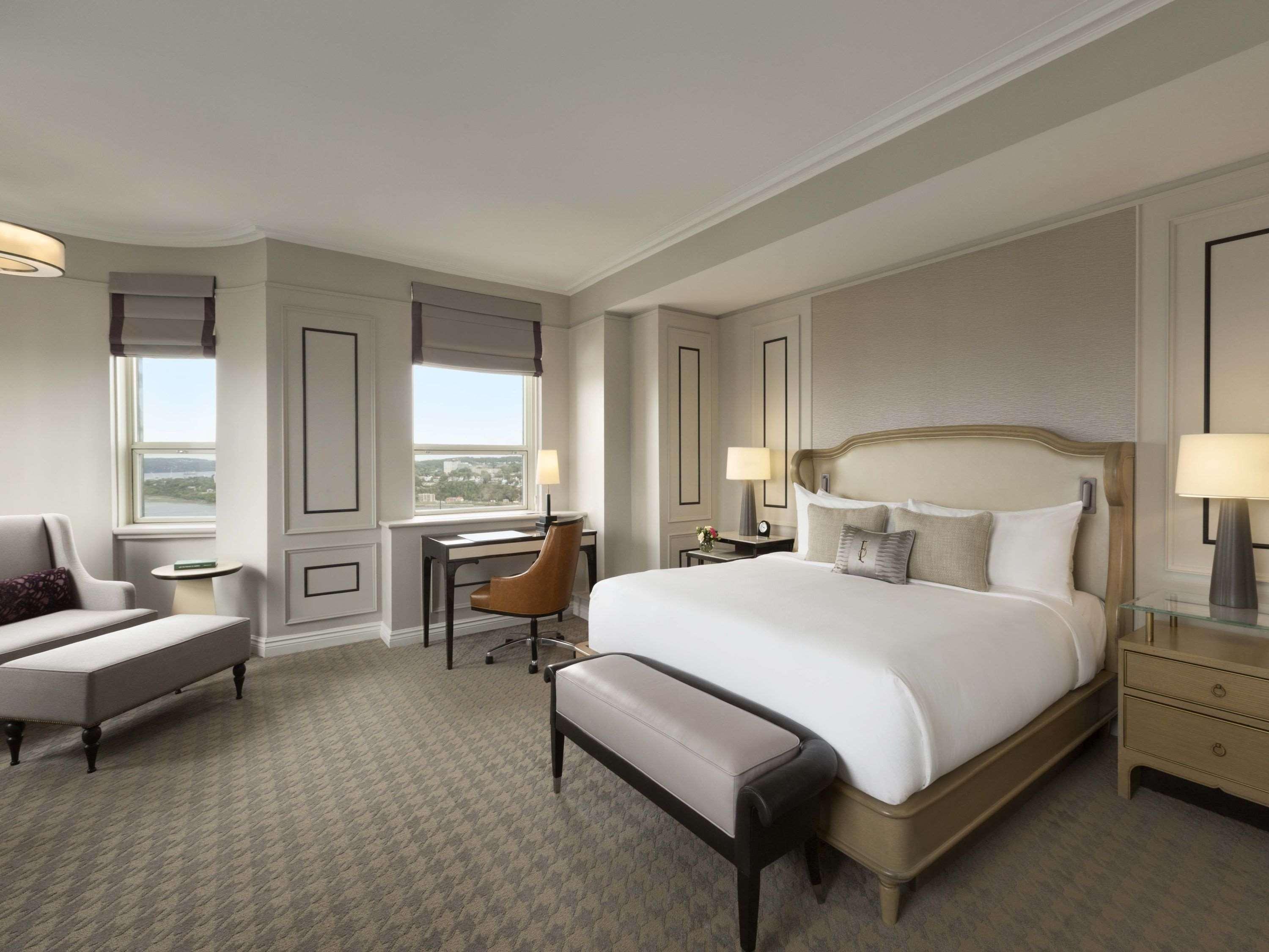 Suite Deluxe King Bed