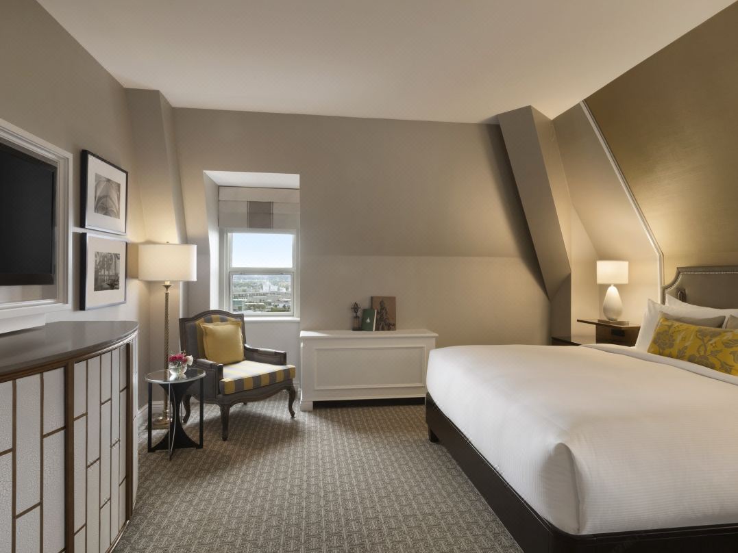 Room City View King Bed