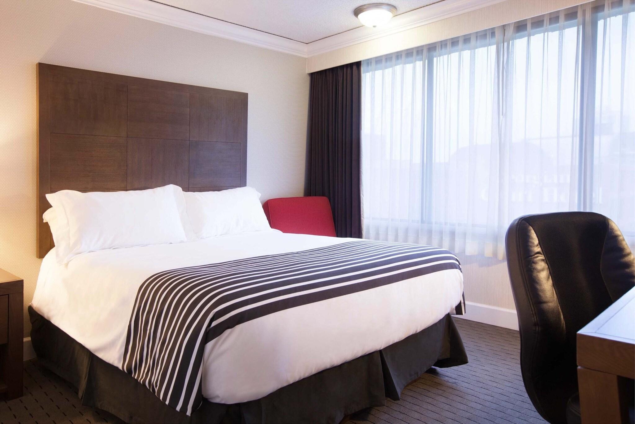 Double Queen Size Bed