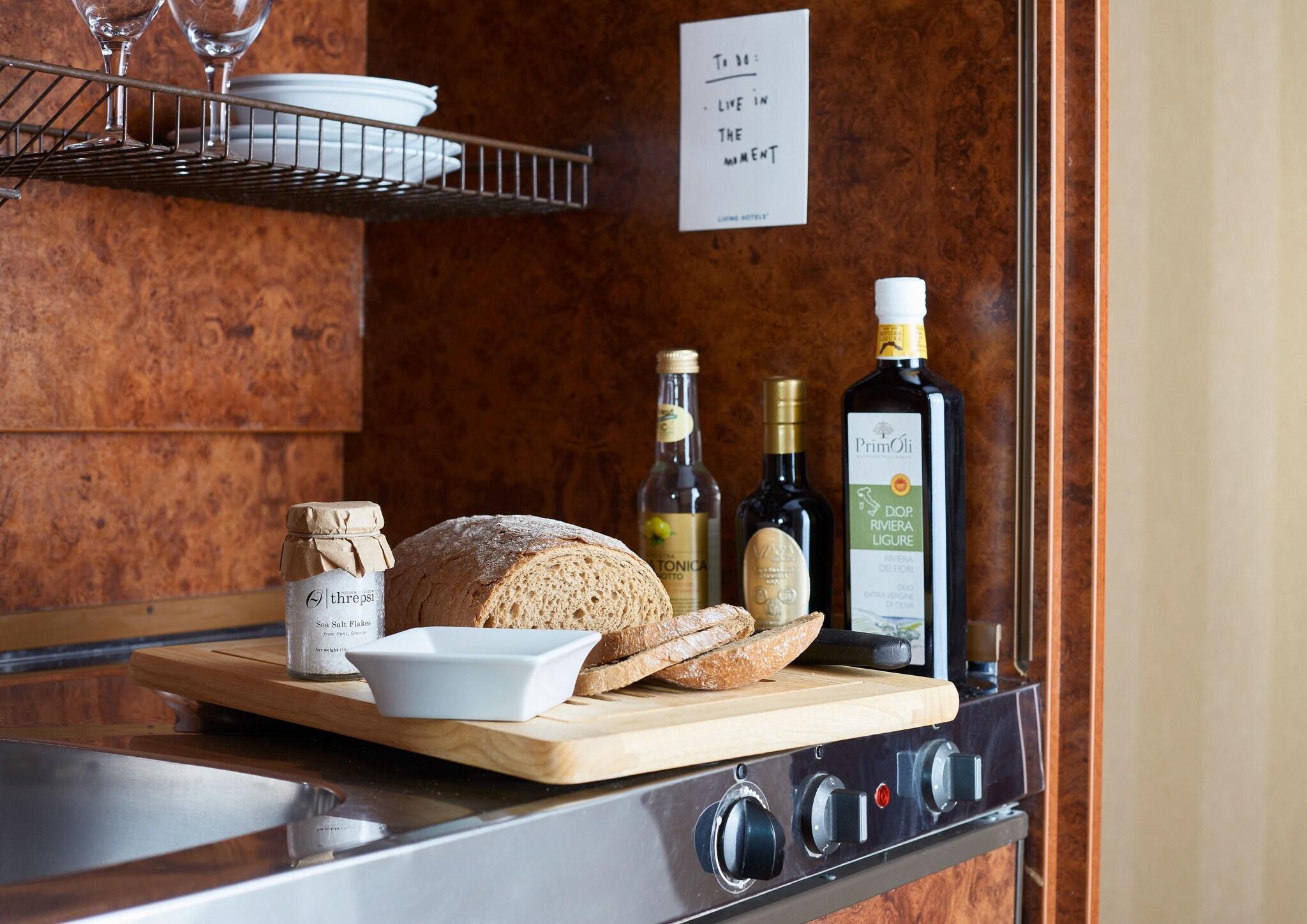 Apartment with Kitchenette