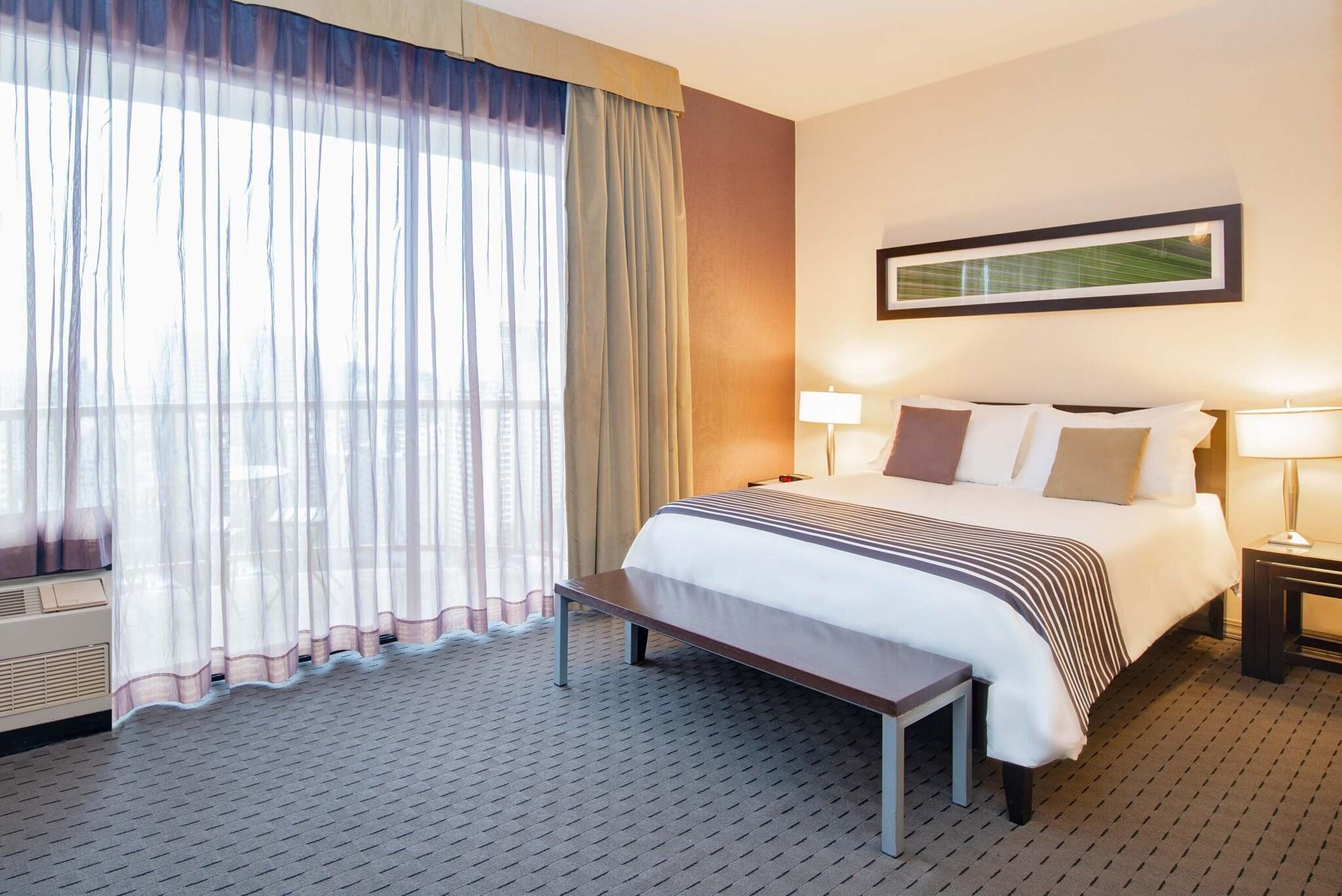 Studio Queen Size Bed