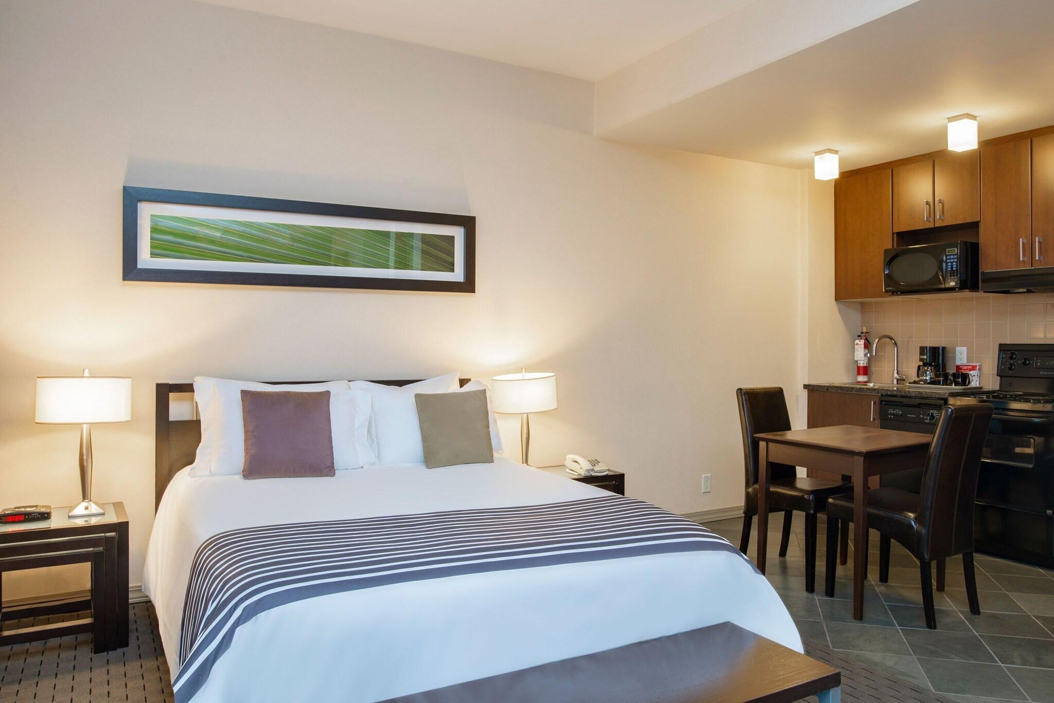 Studio Queen Size Bed