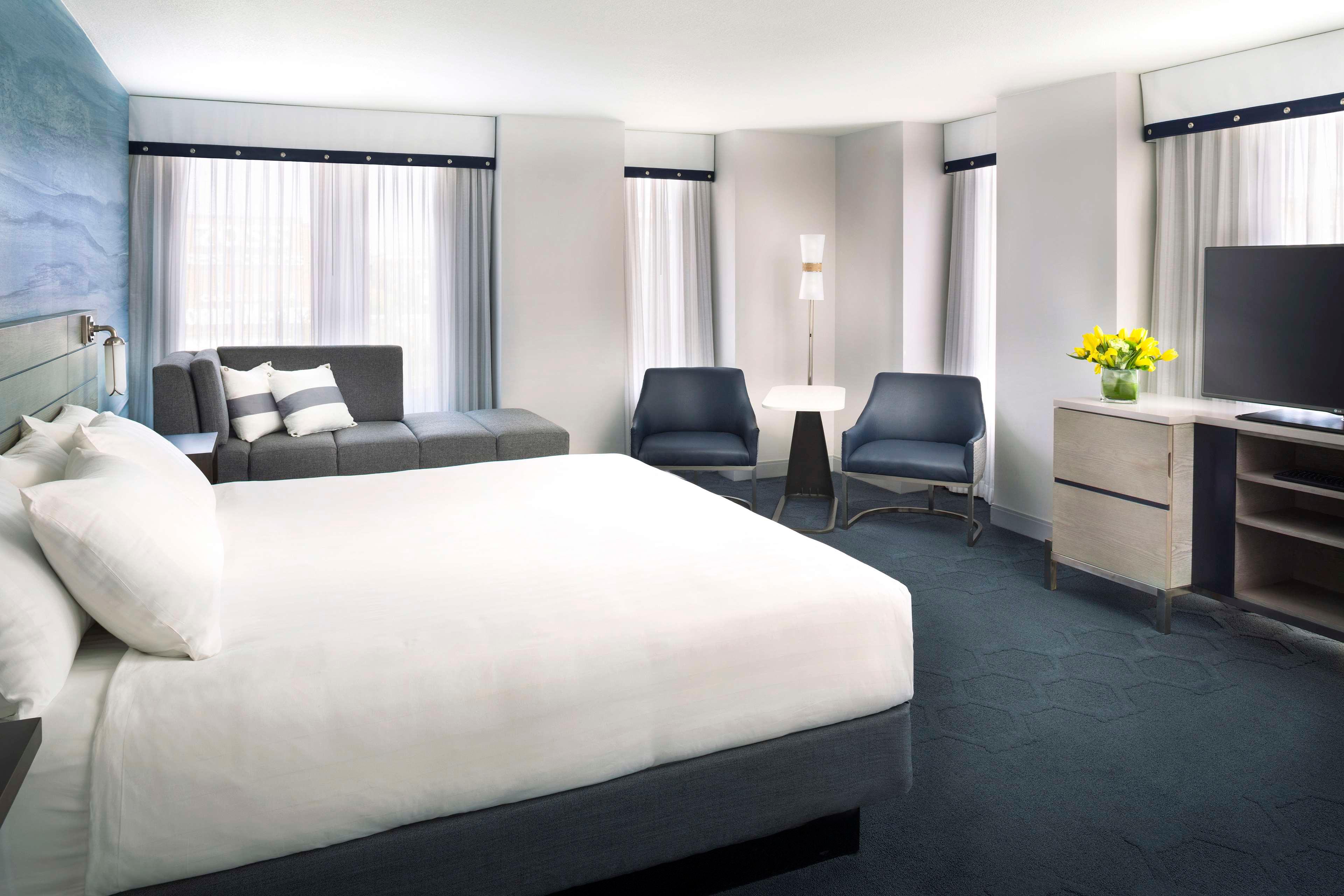 Double Deluxe King Bed