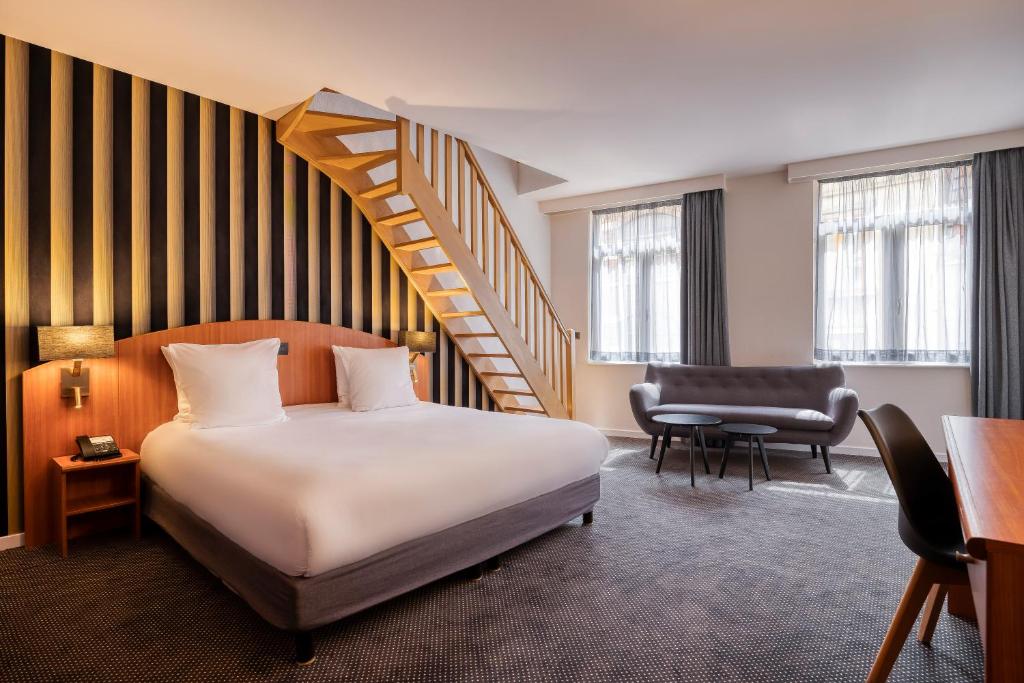 Family Room Capacity 3