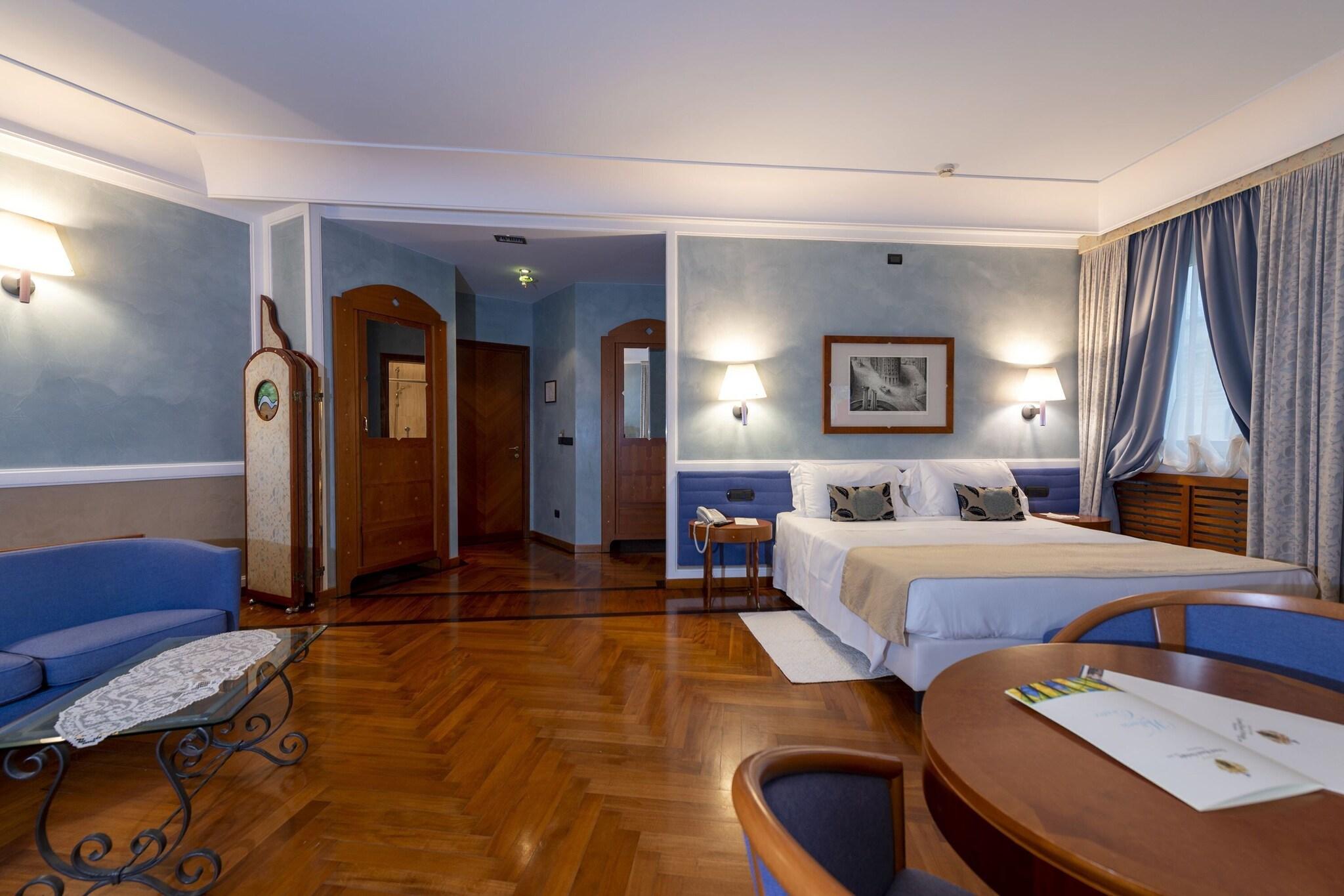 Suite Queen Size Bed