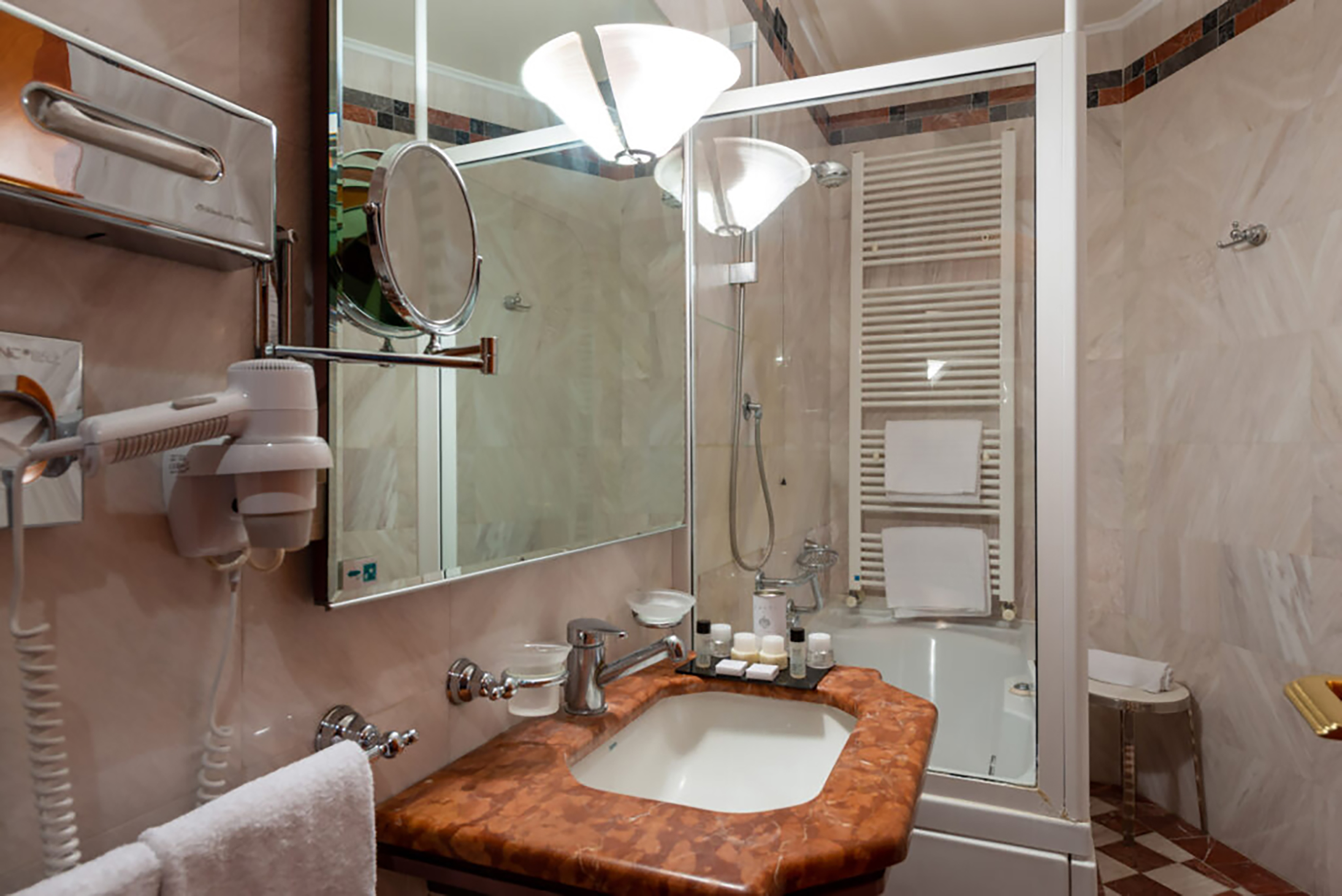 Double or Twin Deluxe