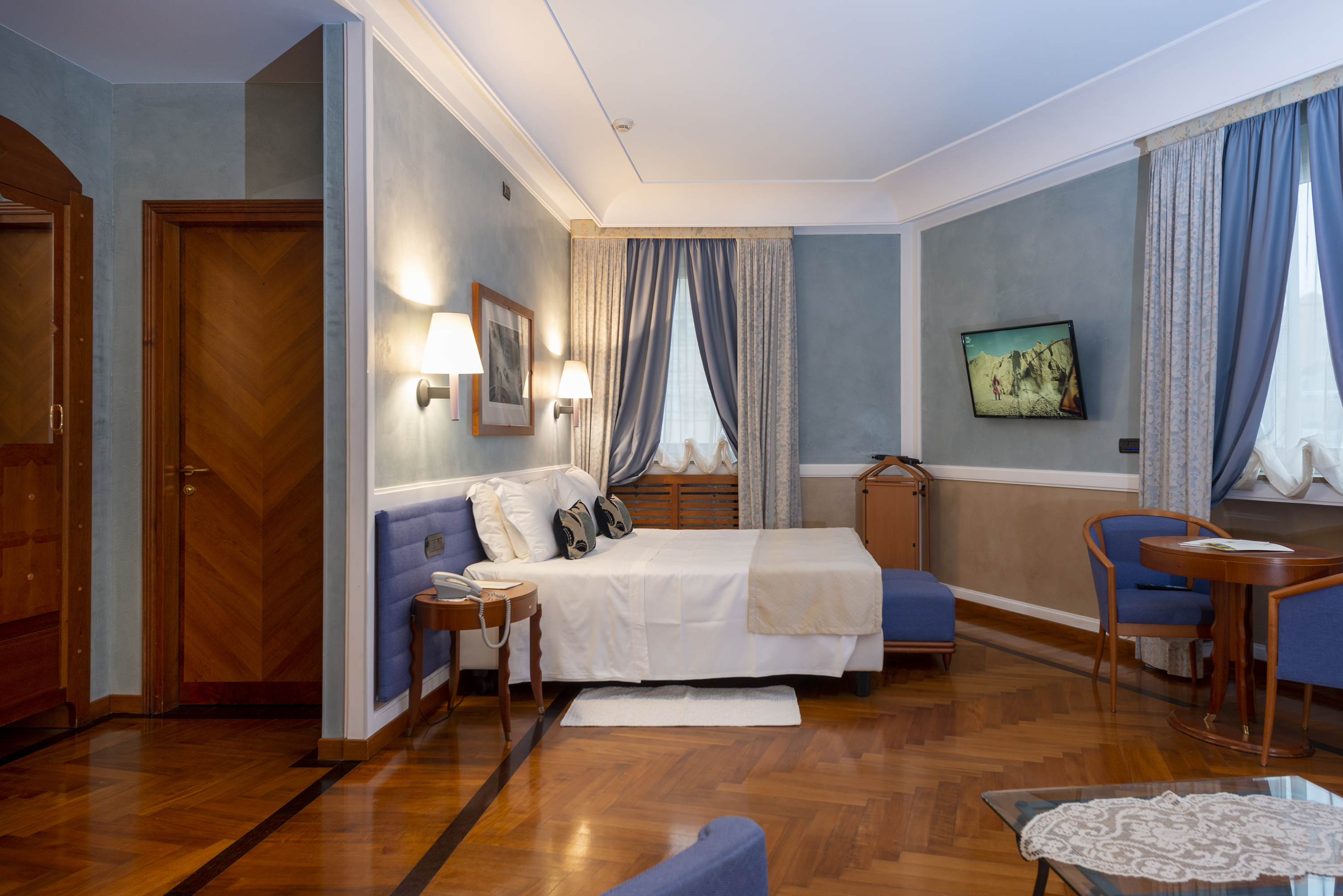 Suite Deluxe Queen Bed