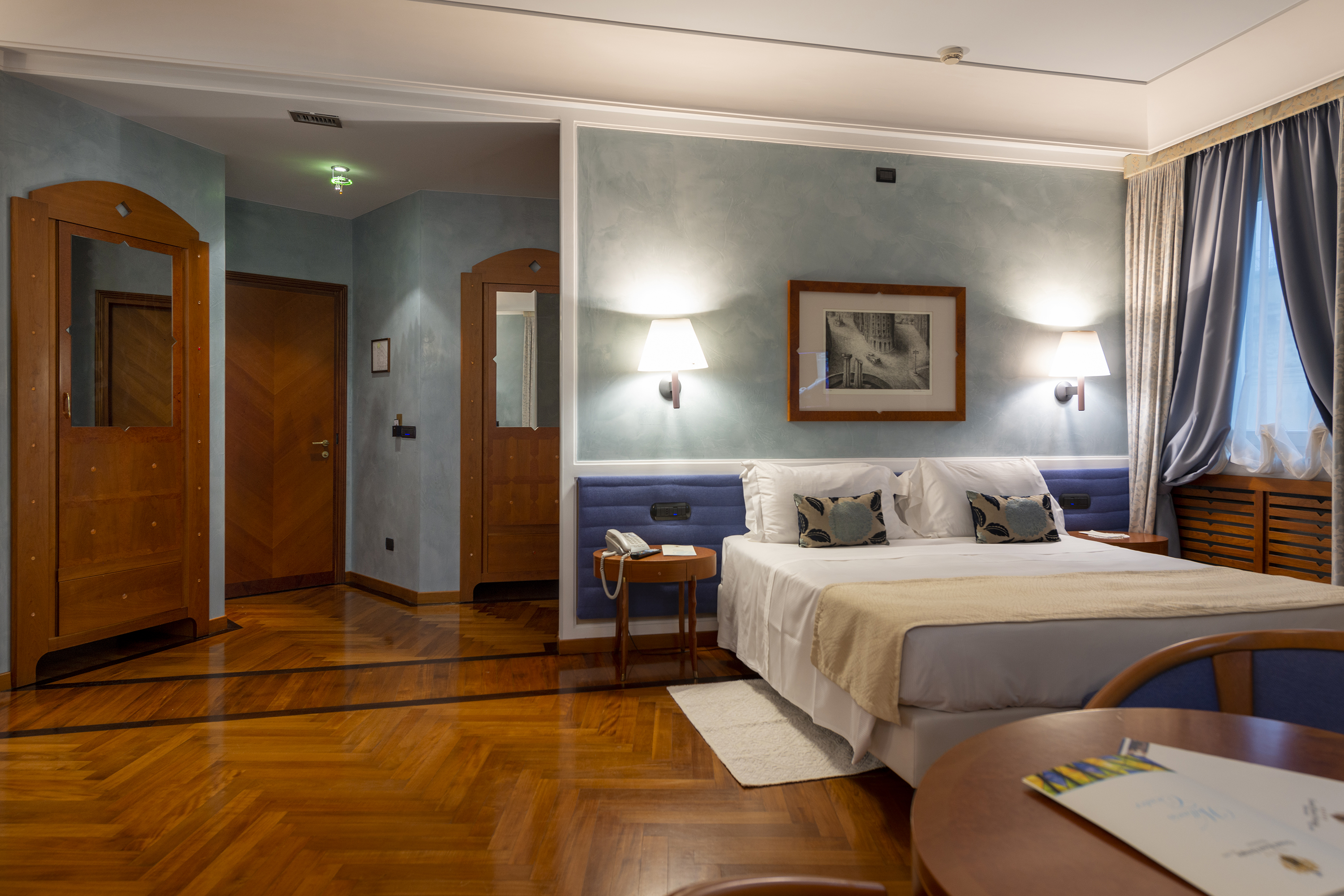 Suite Deluxe Queen Bed