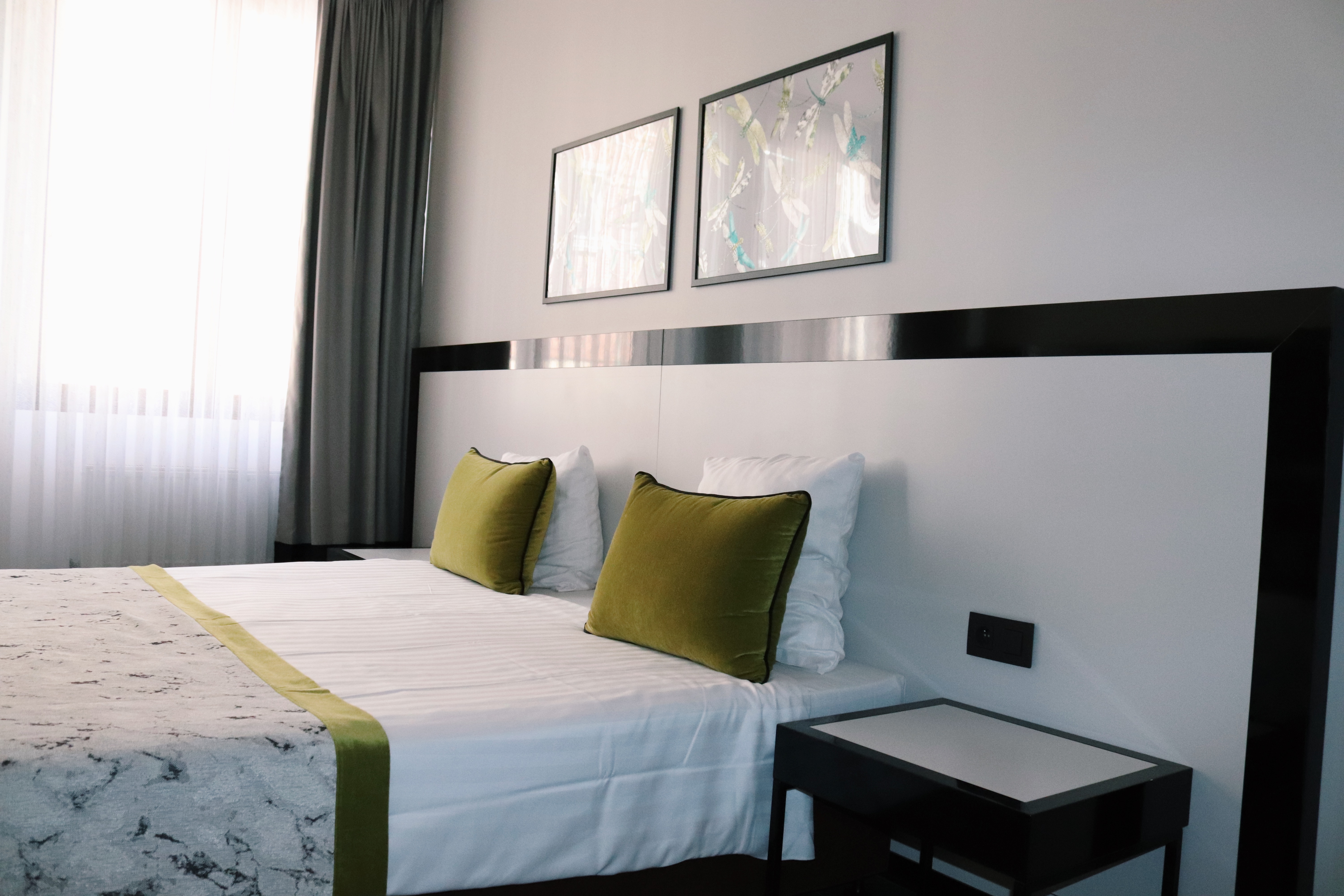 Double Single Executive