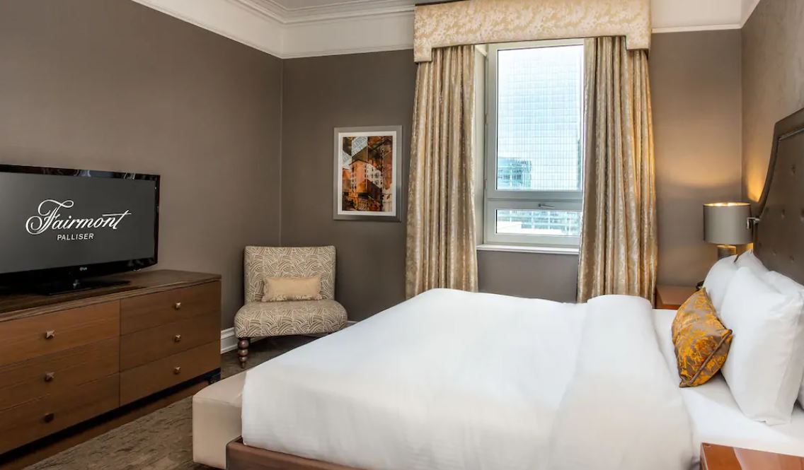 Double Deluxe Queen Bed