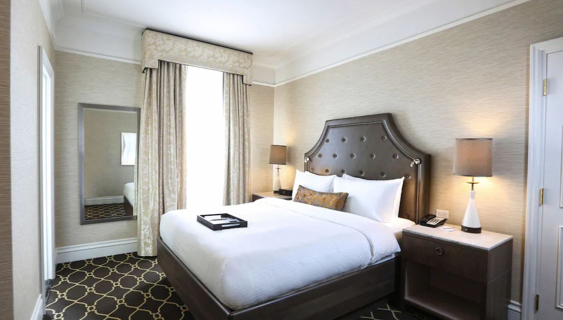 Room King Size Bed