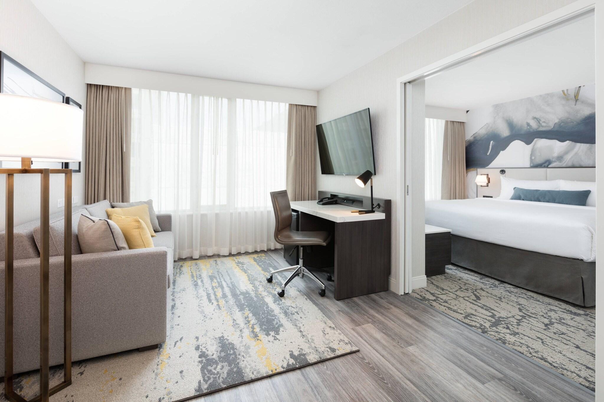 Suite King Size Bed